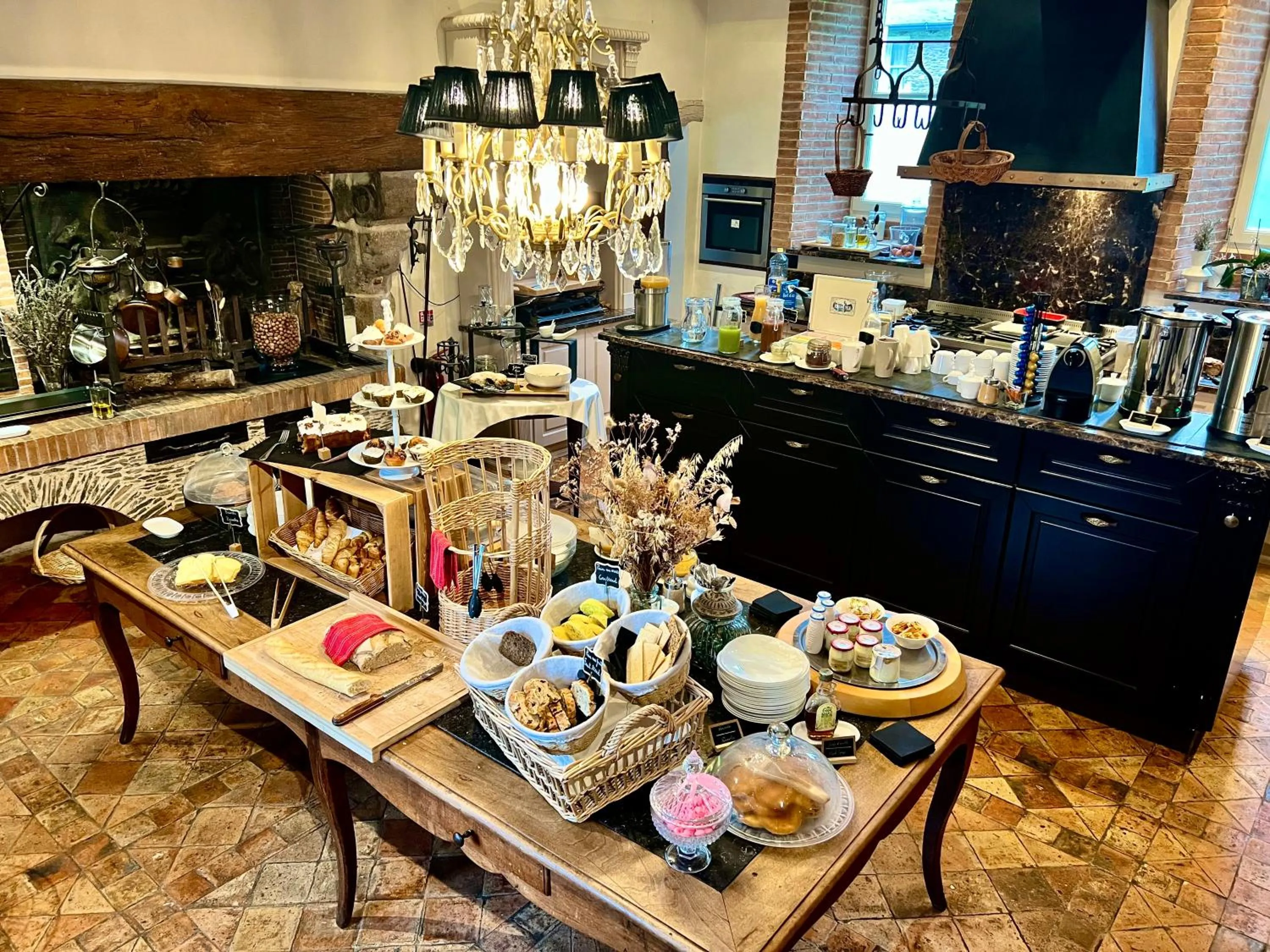 Buffet breakfast in Château de l'Epinay