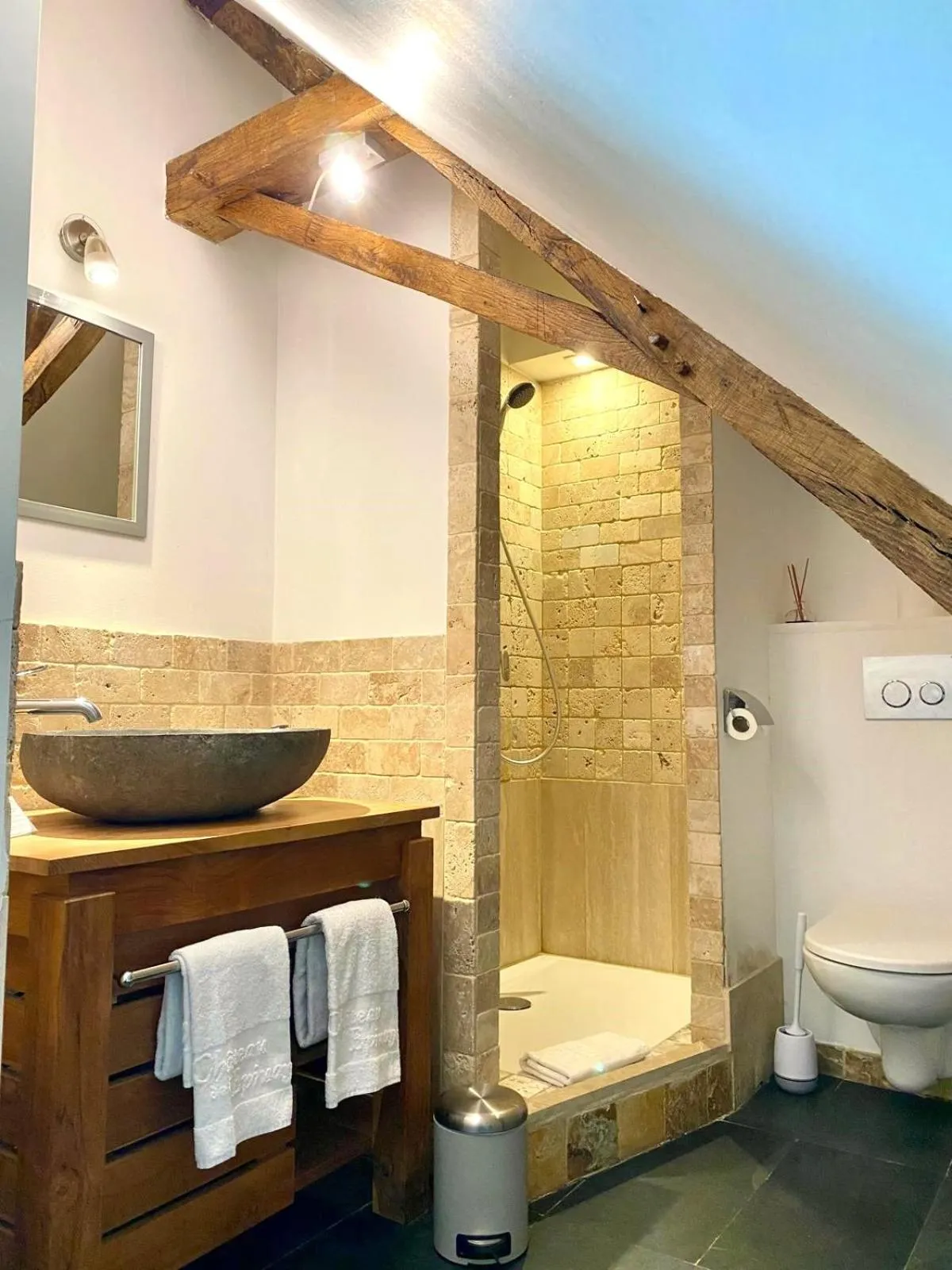 Shower in Château de l'Epinay