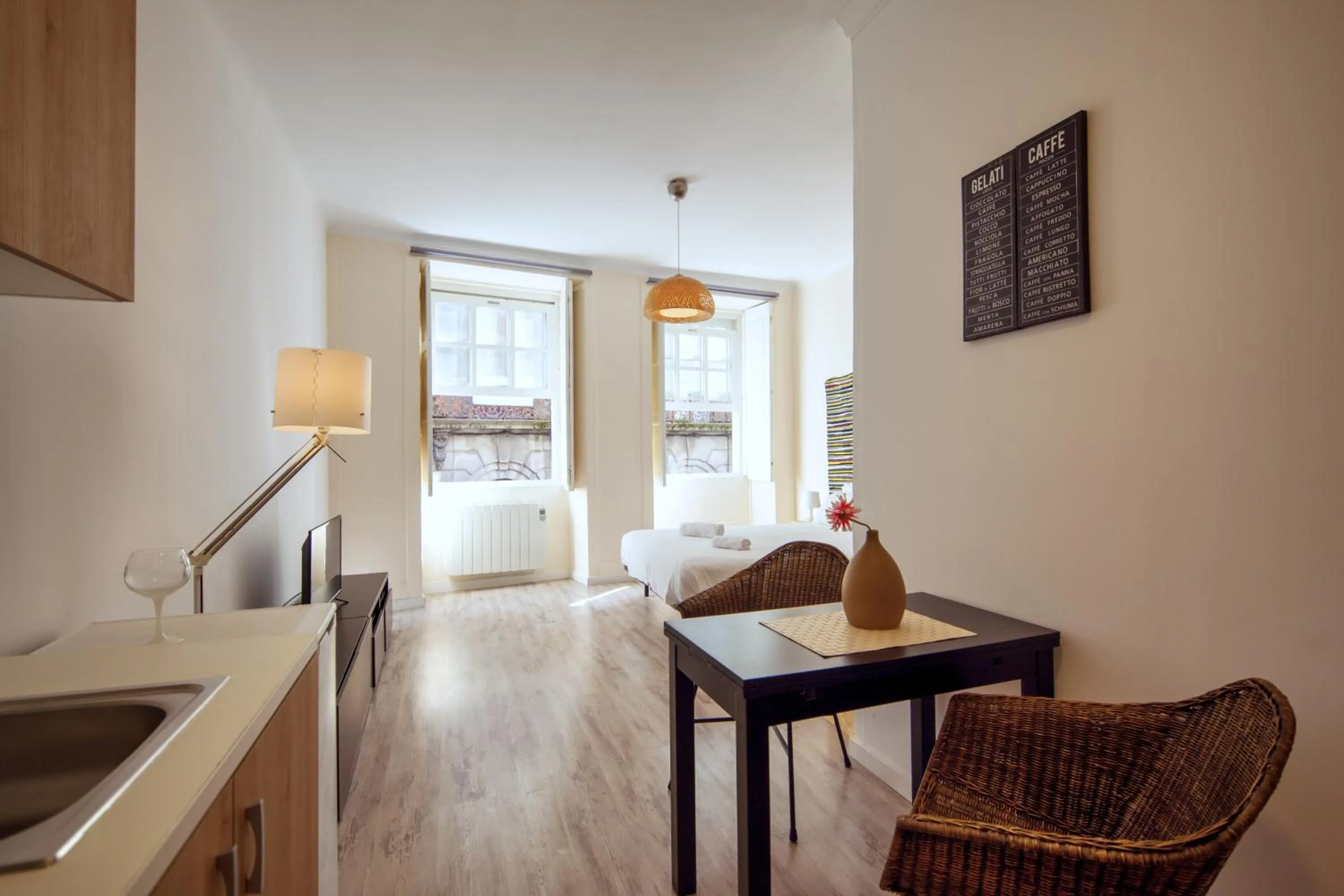 Dining area in Oporto Maison Entreparedes