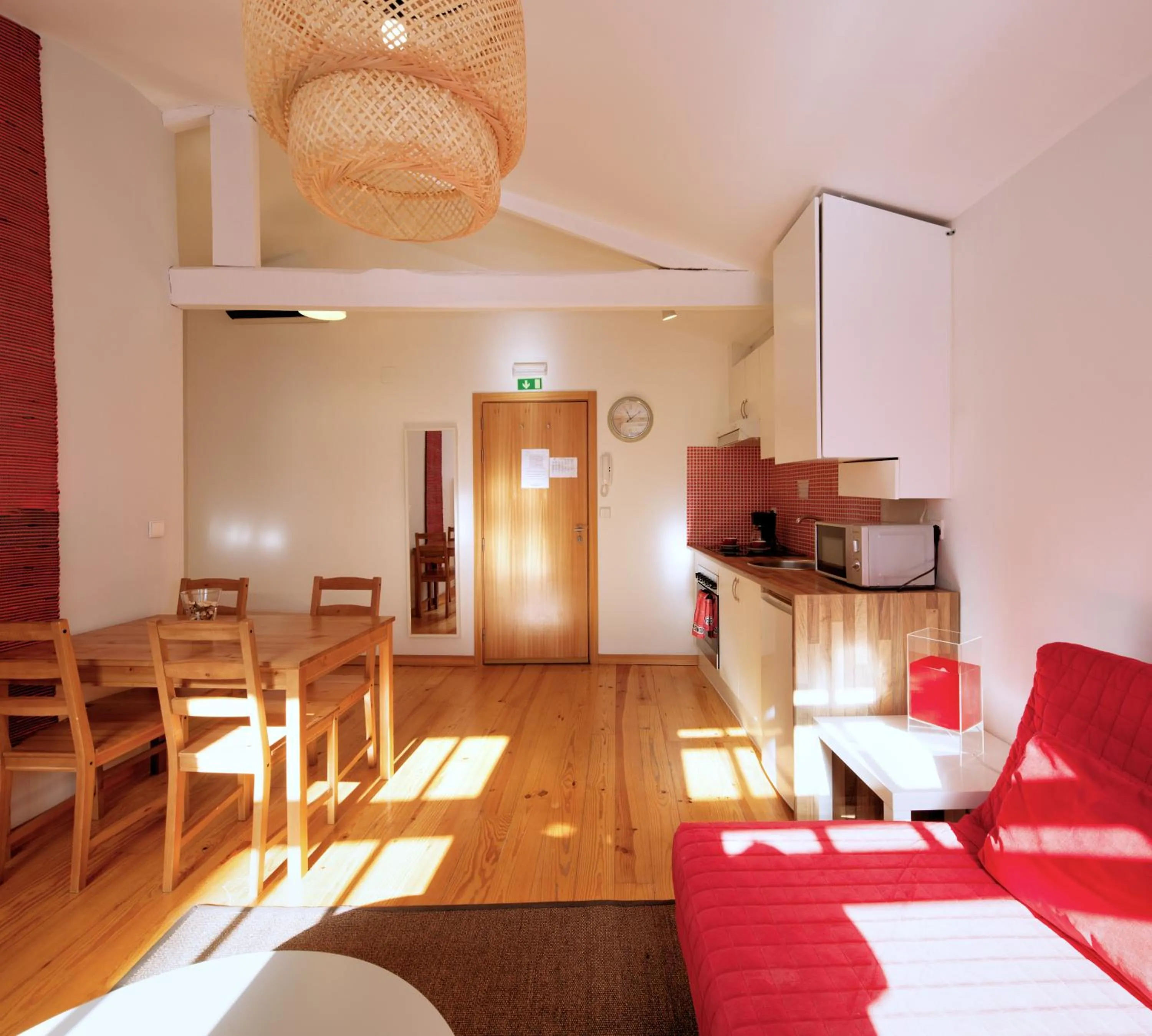 Kitchen or kitchenette in Oporto Maison Entreparedes