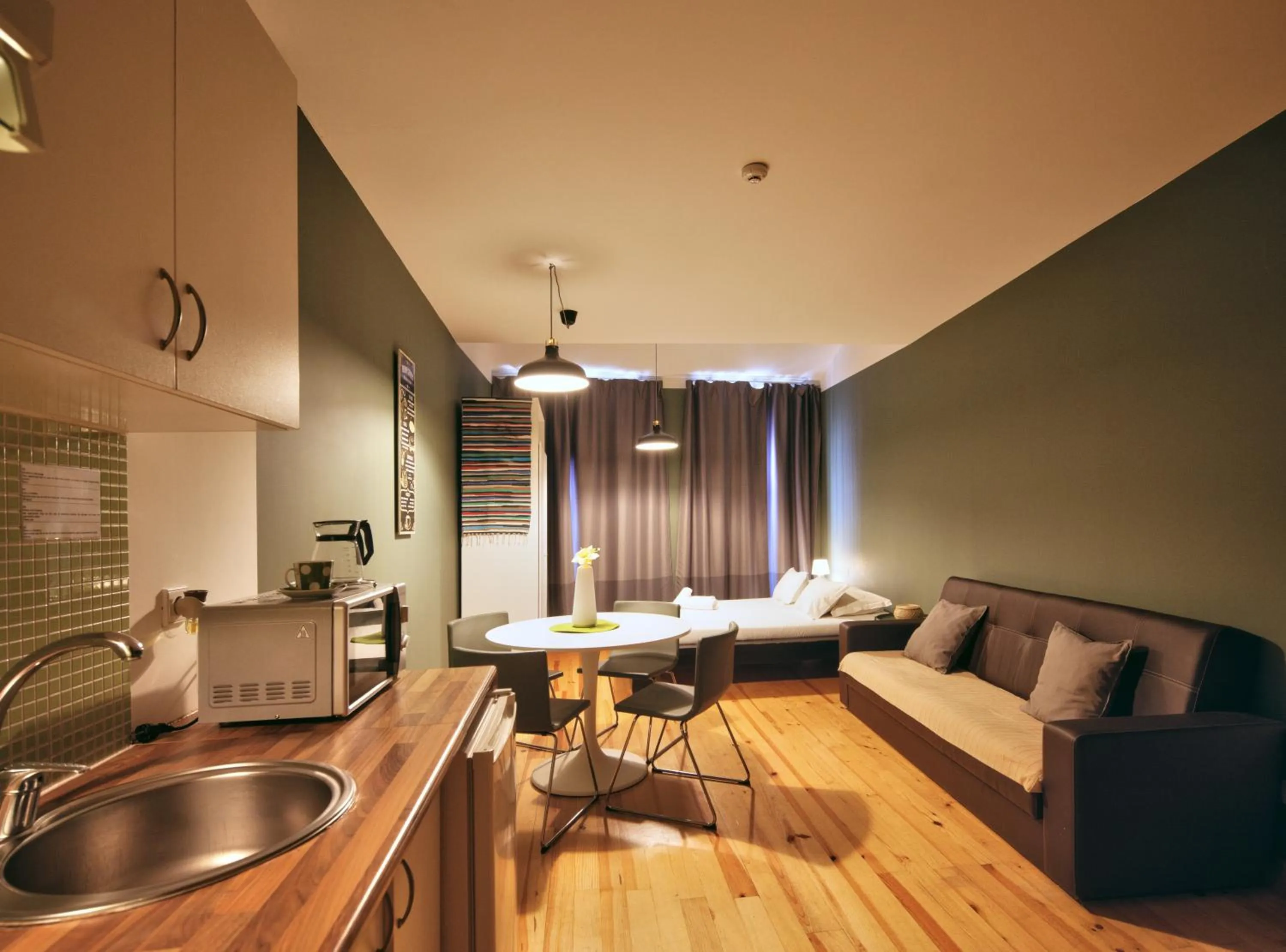 Kitchen or kitchenette in Oporto Maison Entreparedes