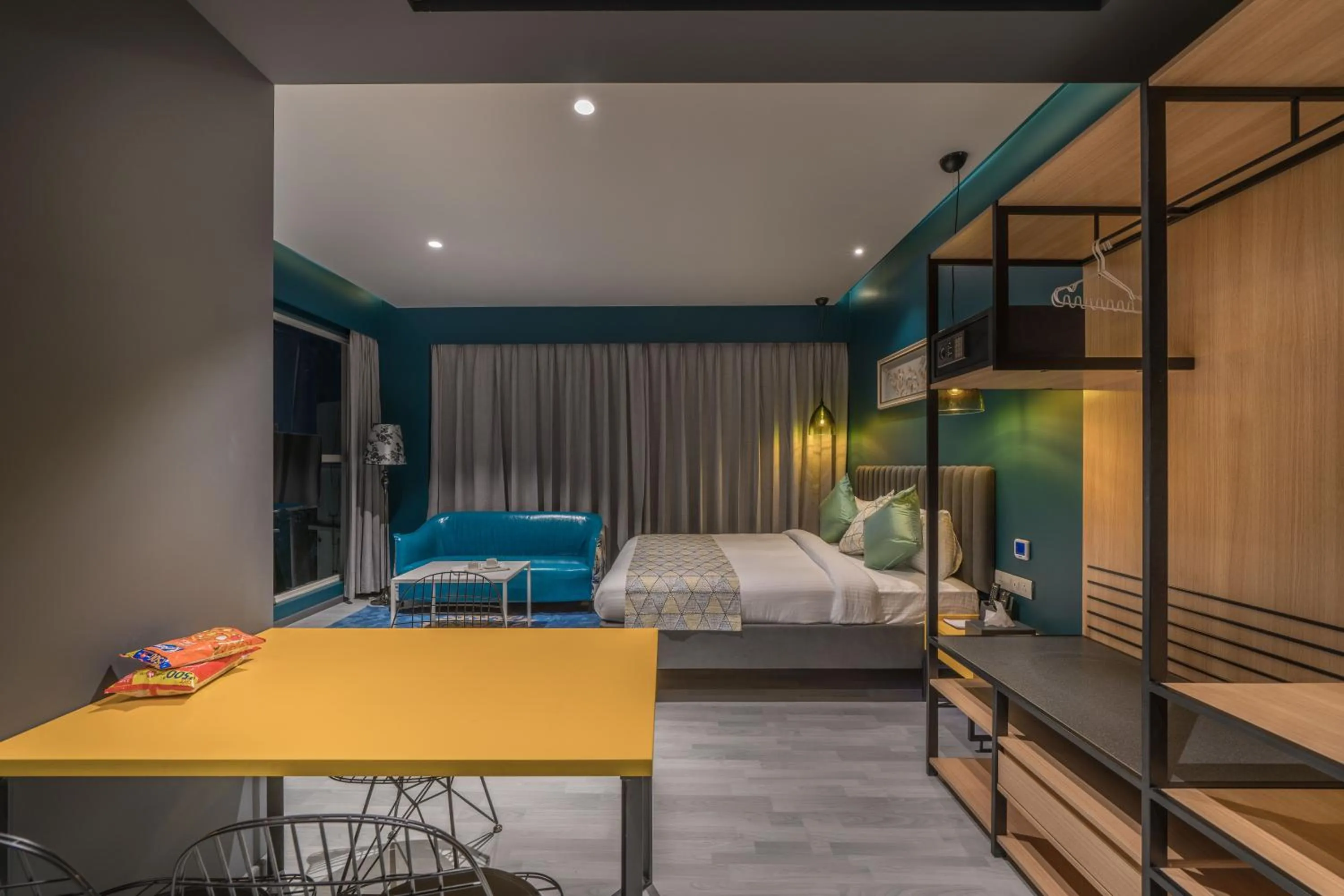 Bed in Hotel B plus L