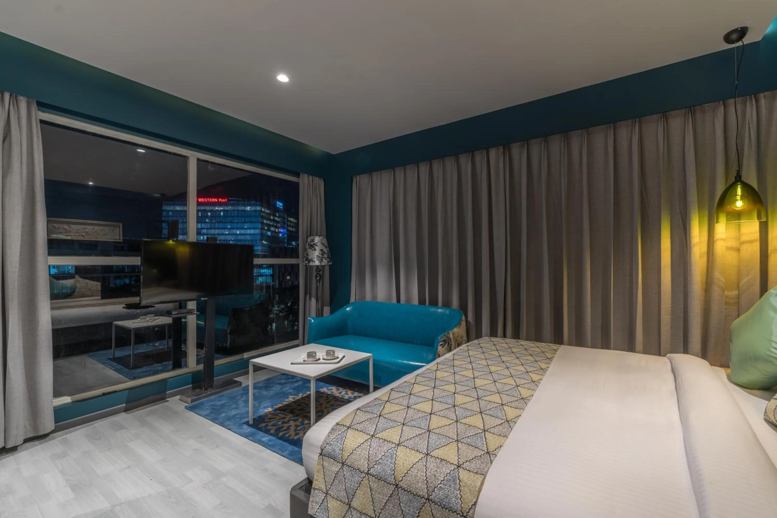 Bed in Hotel B plus L