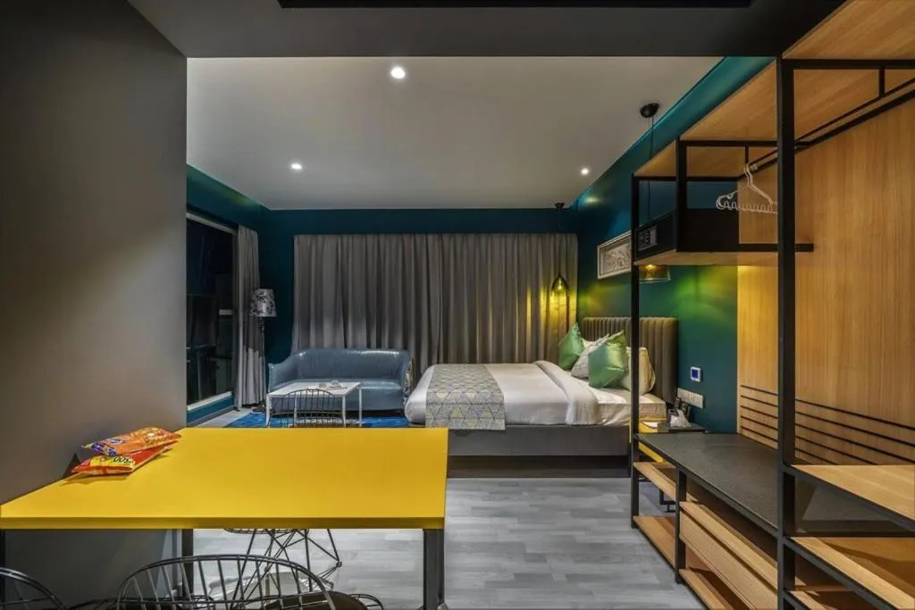 Bed in Hotel B plus L