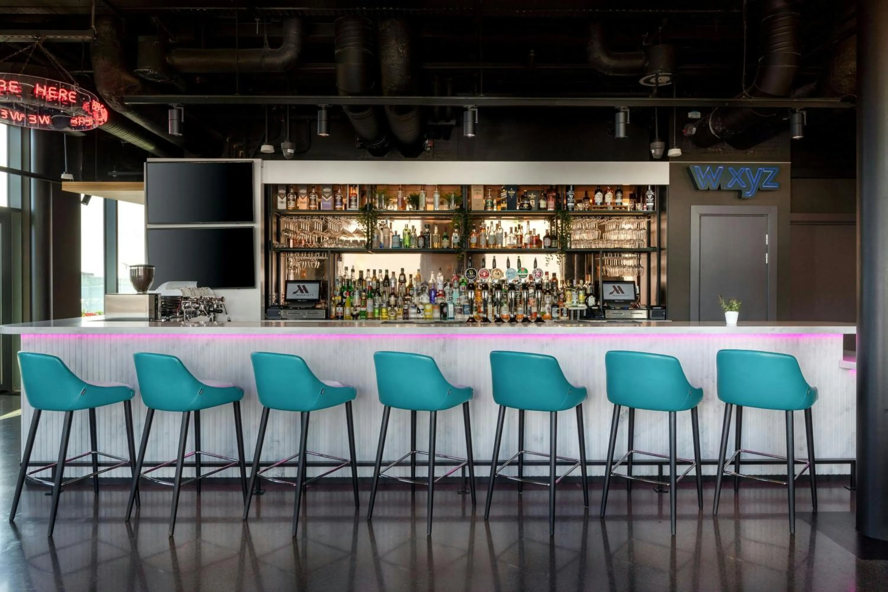 Lounge or bar in Aloft Dublin City