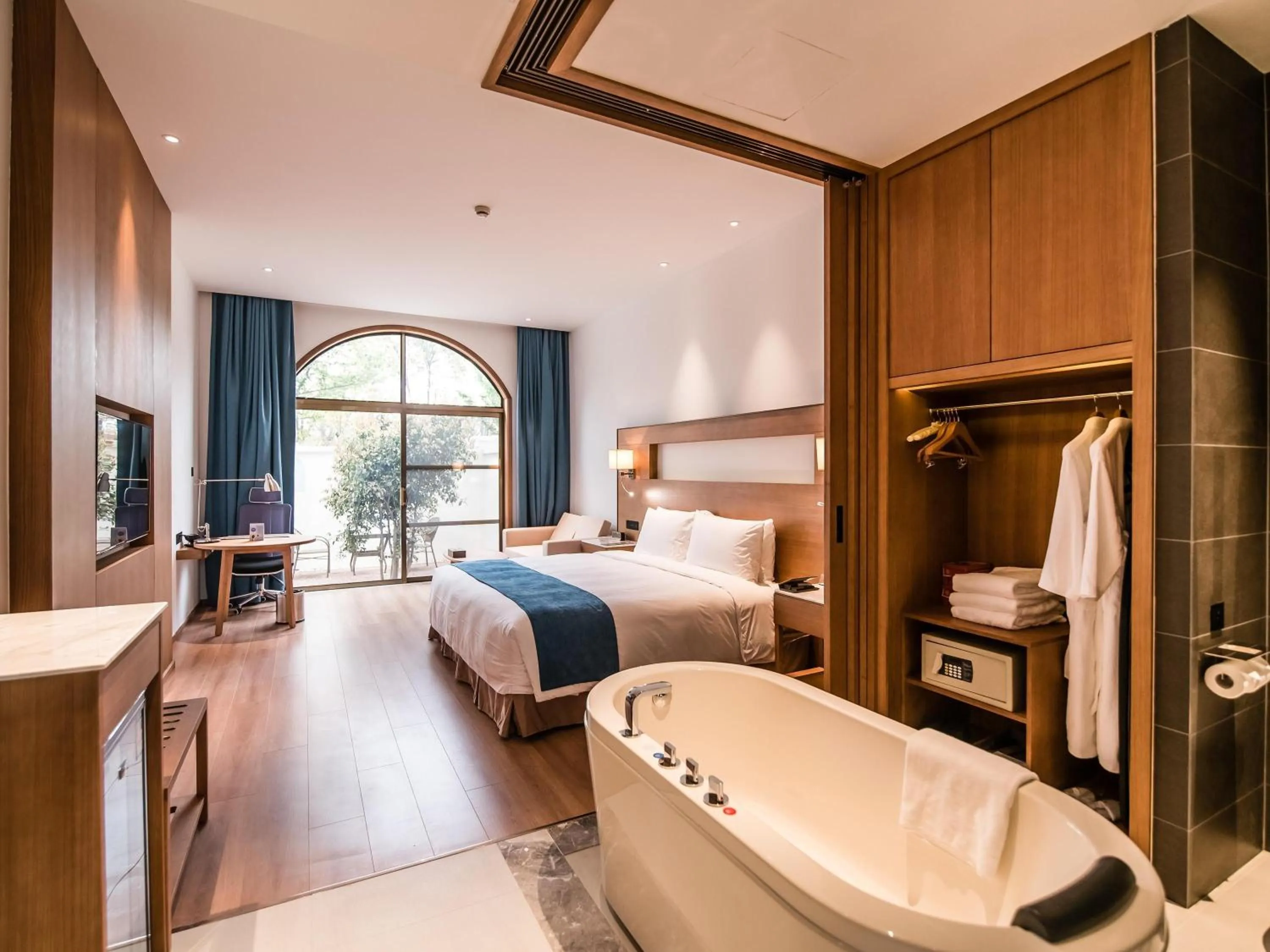 Bedroom, Bed in Novotel Suzhou Tai Lake Santeh