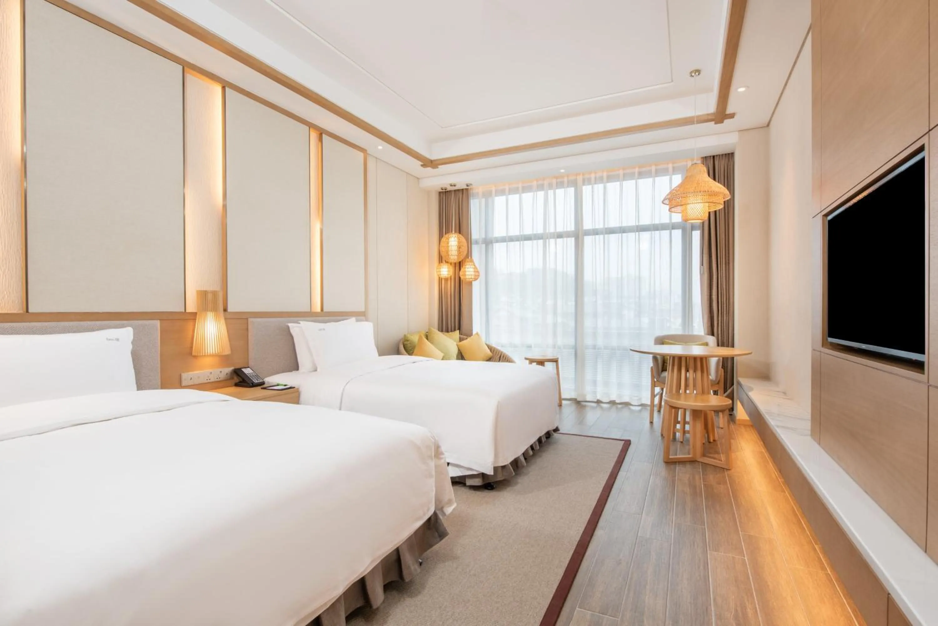 Photo of the whole room, Bed in Holiday Inn Resort Yichun Mingyue Mountain by IHG