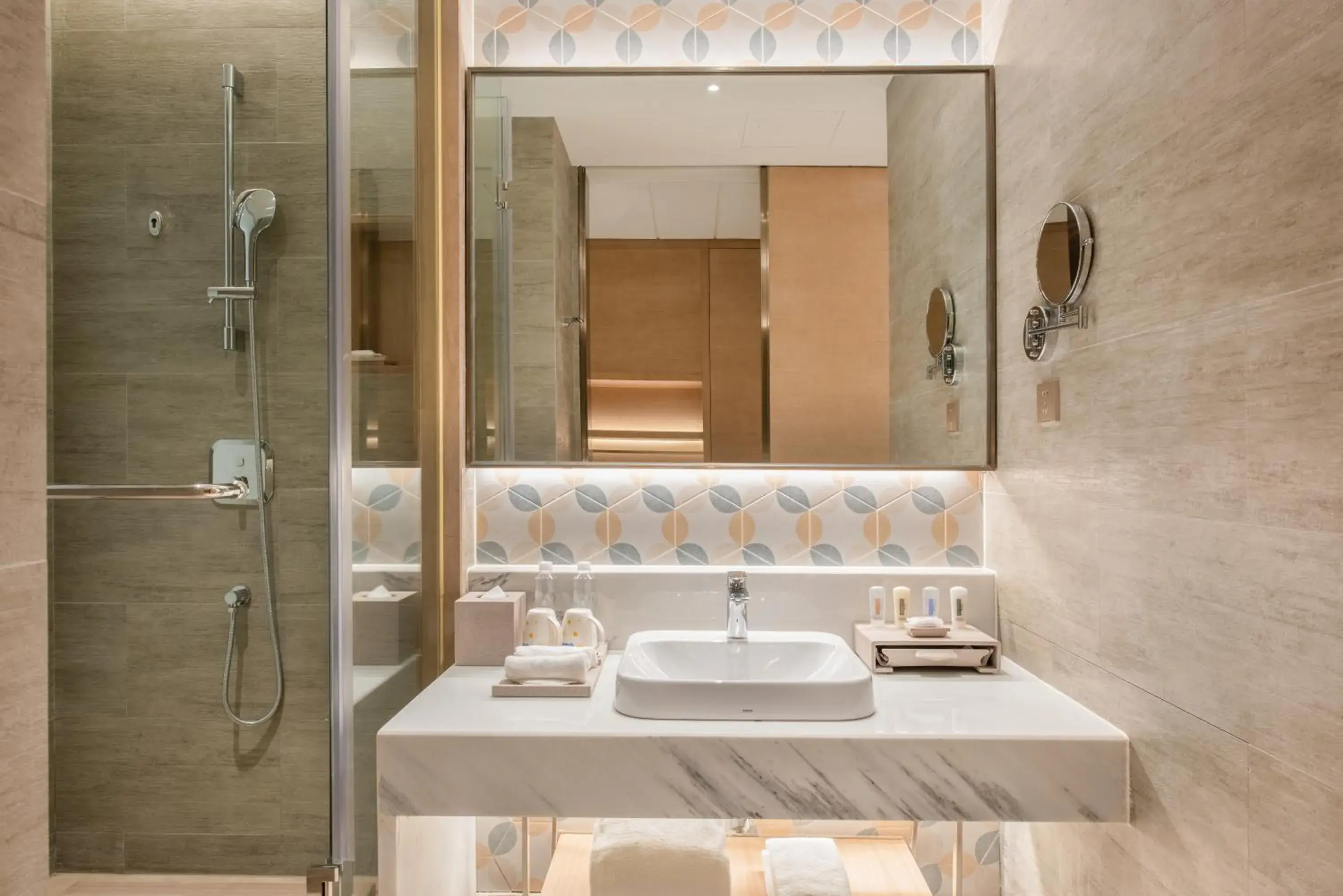 Standard Double Room with Two Double Beds in Holiday Inn Resort Yichun Mingyue Mountain by IHG Standard Double Room with Two Double Beds in Holiday Inn Resort Yichun Mingyue Mountain by IHG