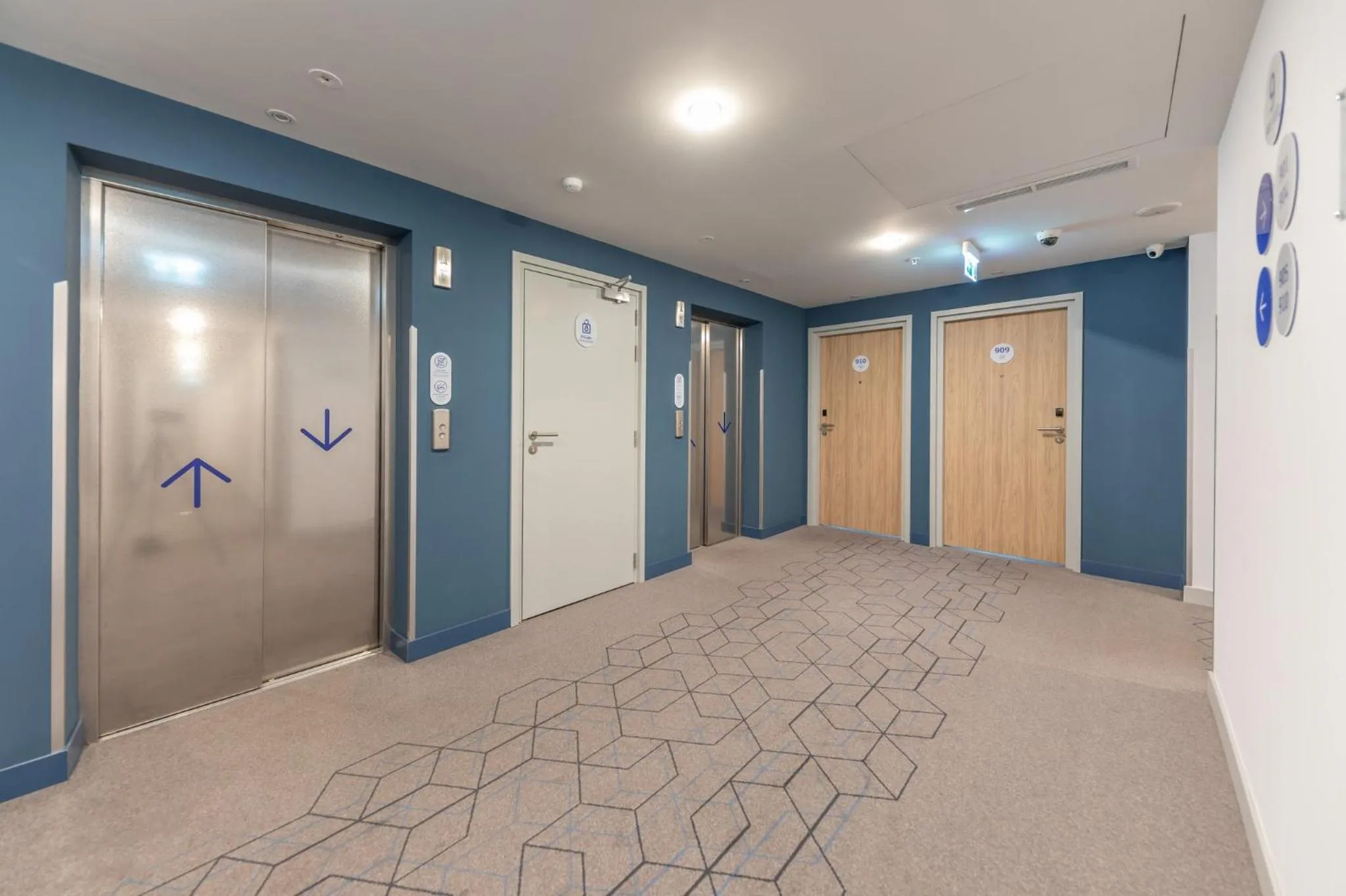 Lobby or reception in Holiday Inn Express - Yerevan by IHG