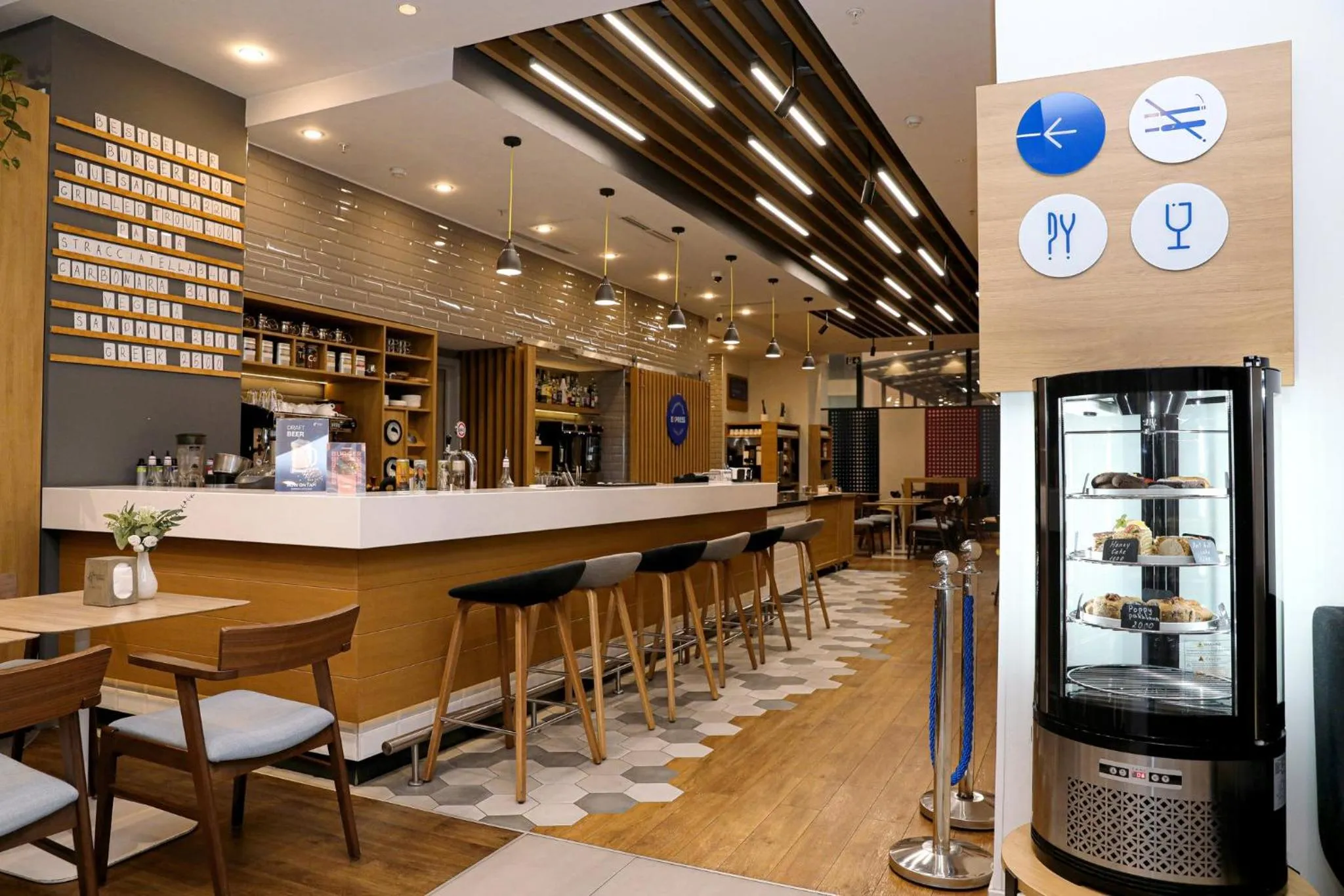 Restaurant/places to eat in Holiday Inn Express - Yerevan by IHG