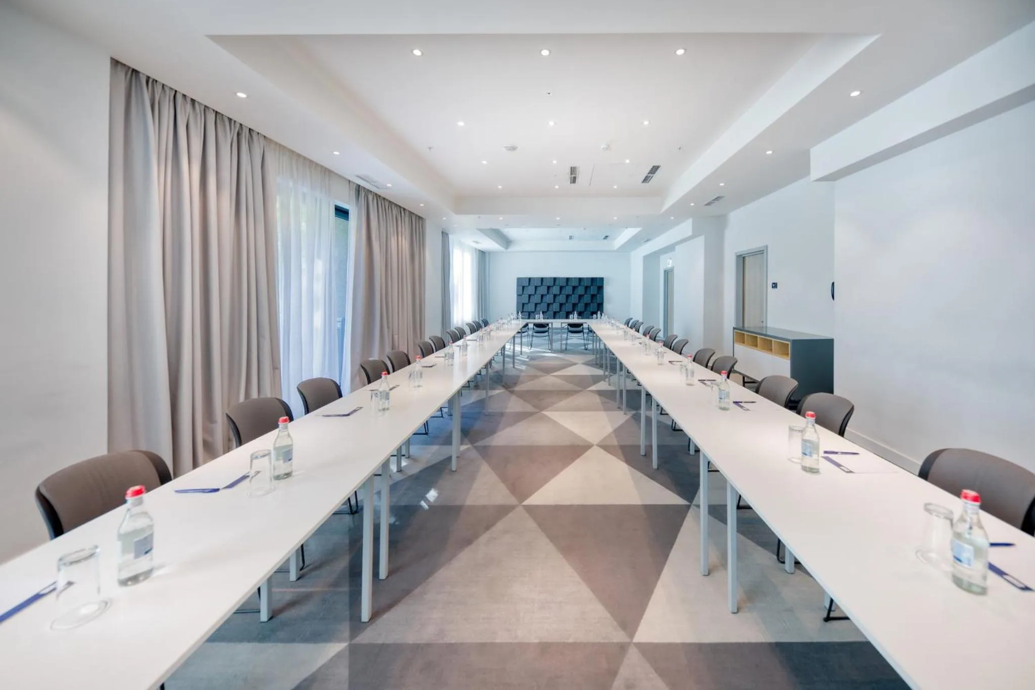 Meeting/conference room in Holiday Inn Express - Yerevan by IHG