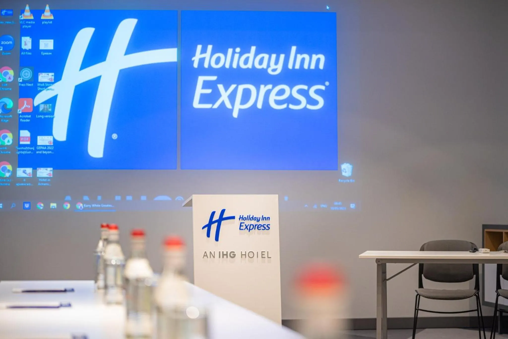 Meeting/conference room in Holiday Inn Express - Yerevan by IHG