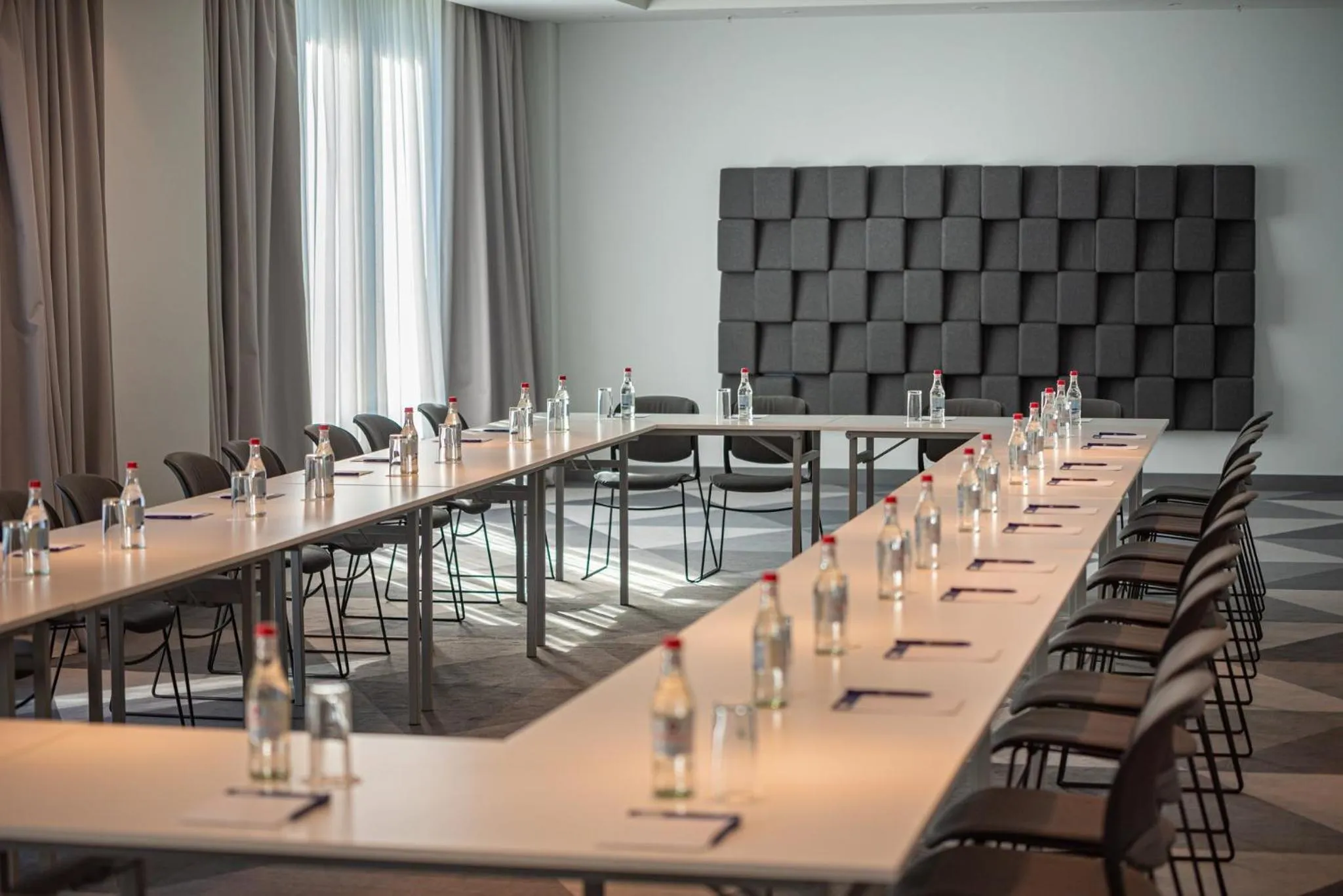 Meeting/conference room in Holiday Inn Express - Yerevan by IHG