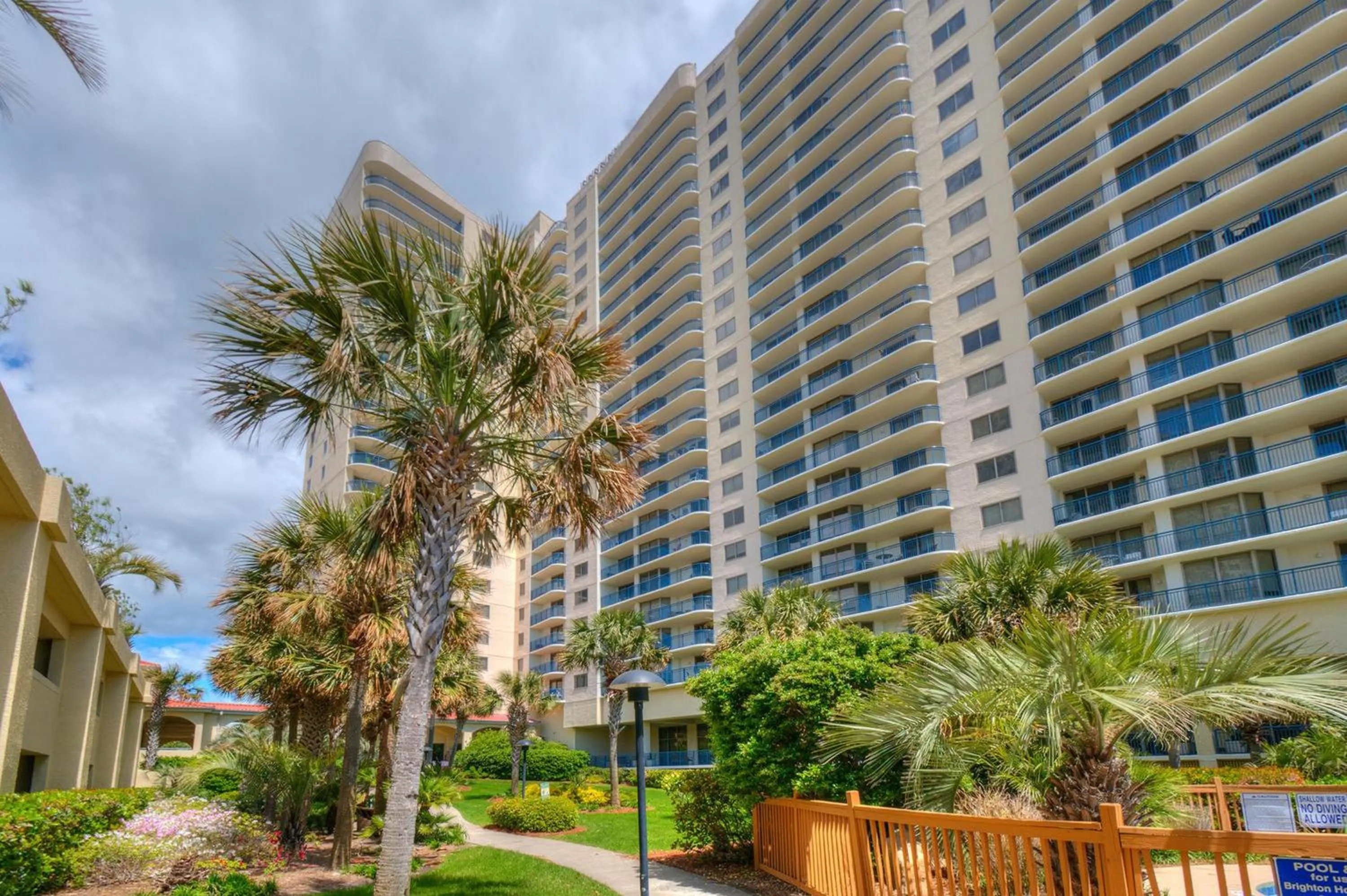 Property building in Palmetto Vacation Rentals at Kingston Plantation