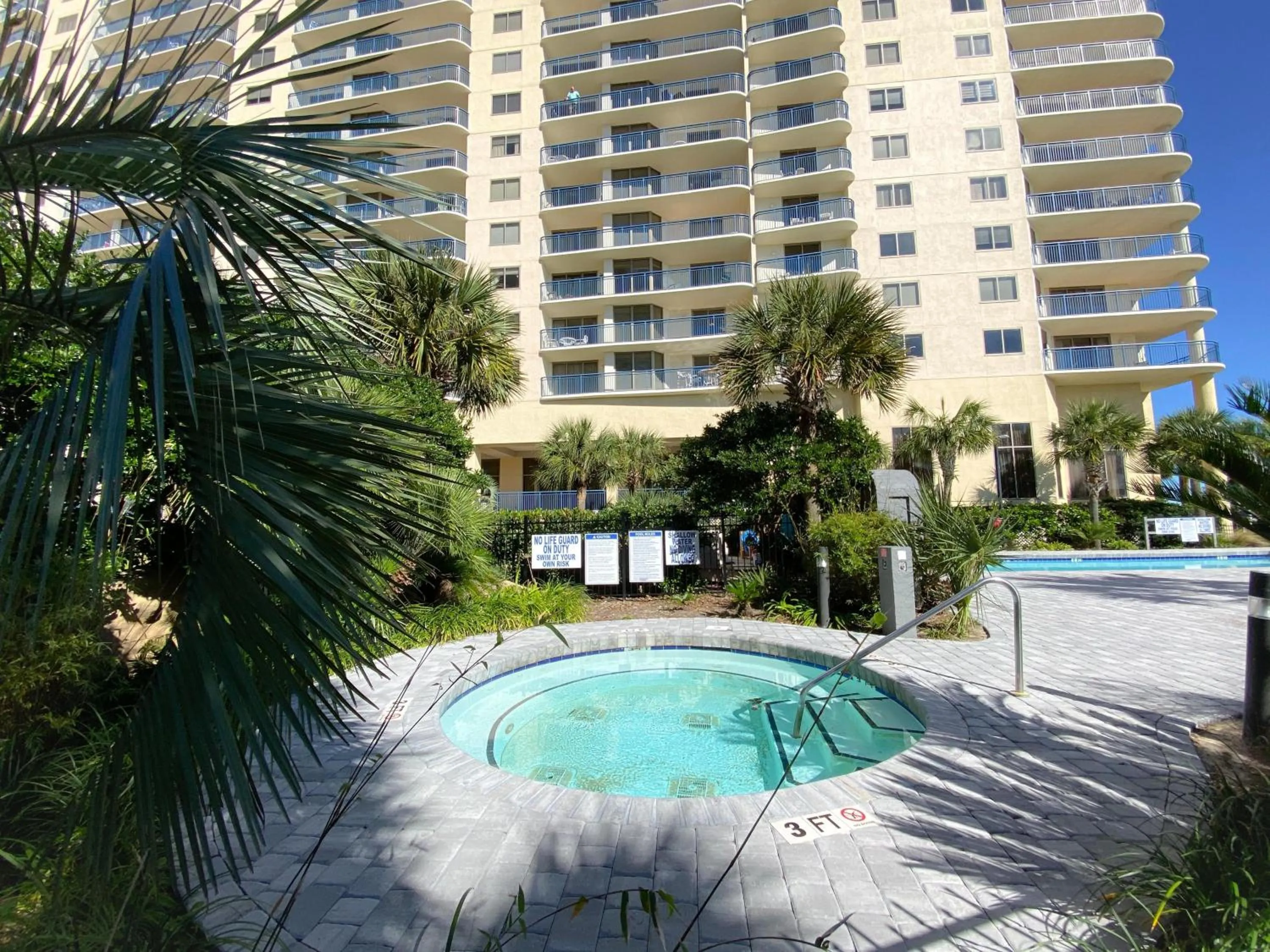 Swimming pool in Palmetto Vacation Rentals at Kingston Plantation
