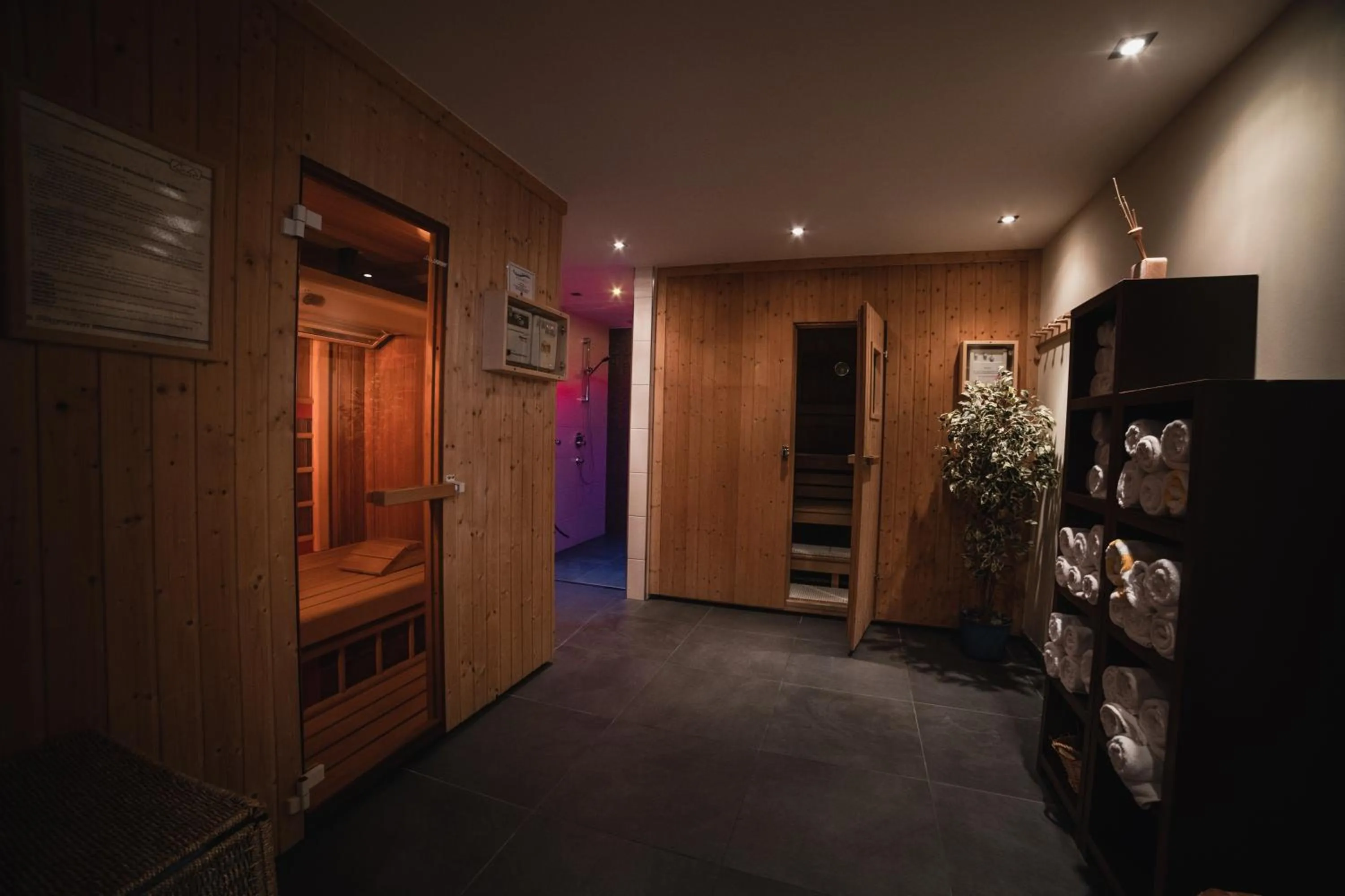 Sauna in Hotel Landhaus Neumayr