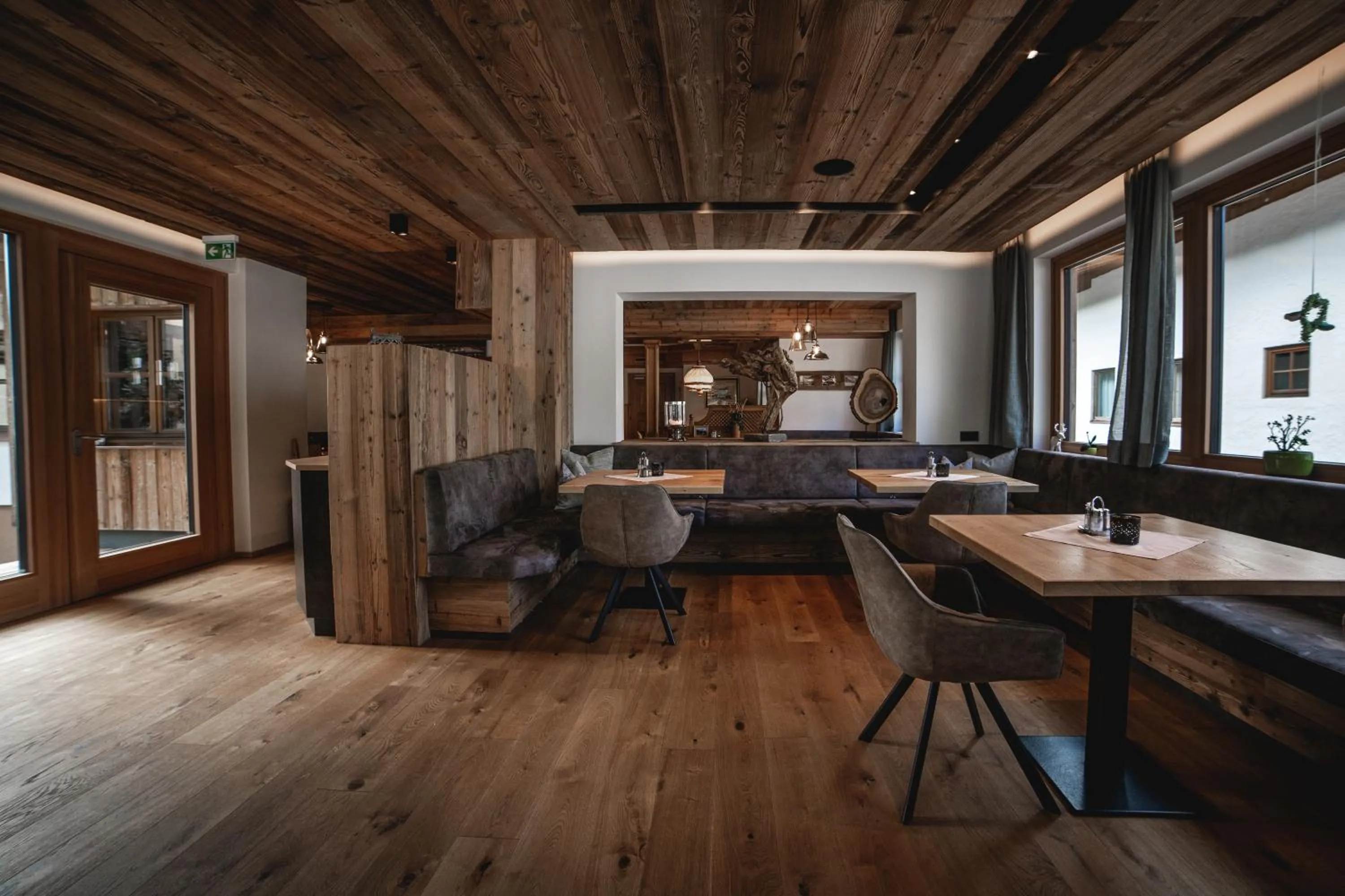 Restaurant/places to eat in Hotel Landhaus Neumayr