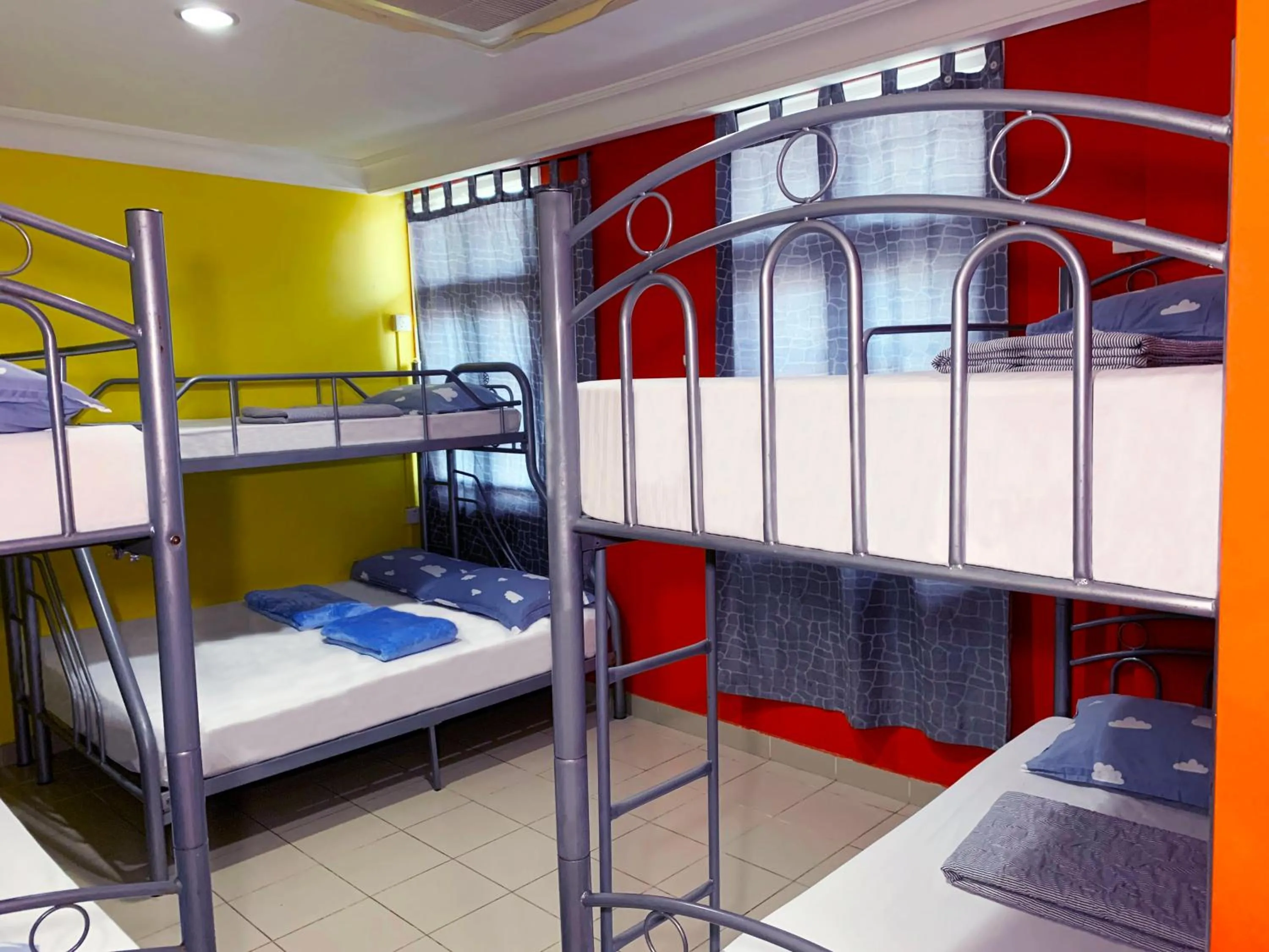 bunk bed in Snooze Inn @Dickson Road