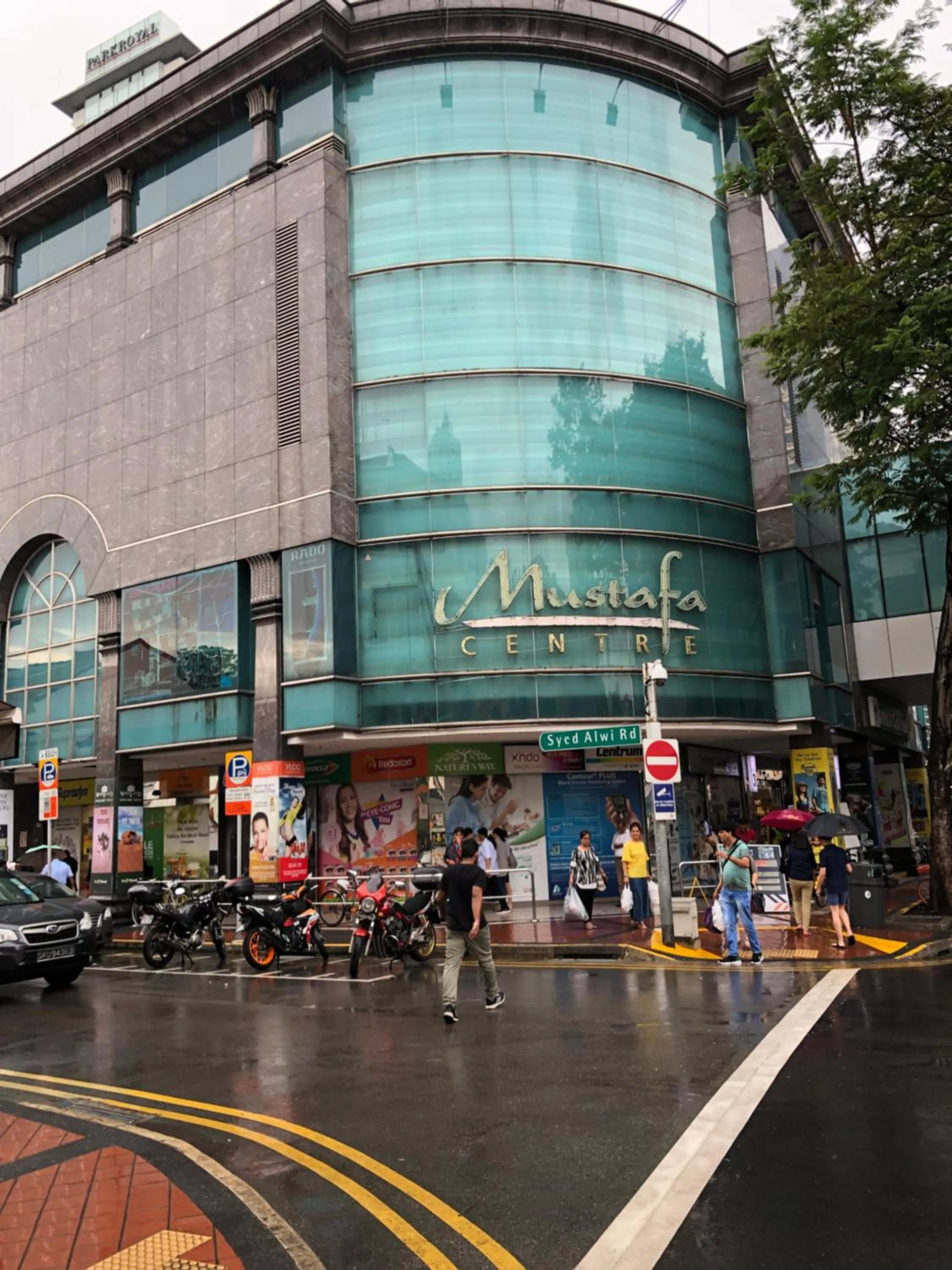 Logo/Certificate/Sign in Snooze Inn @Dickson Road