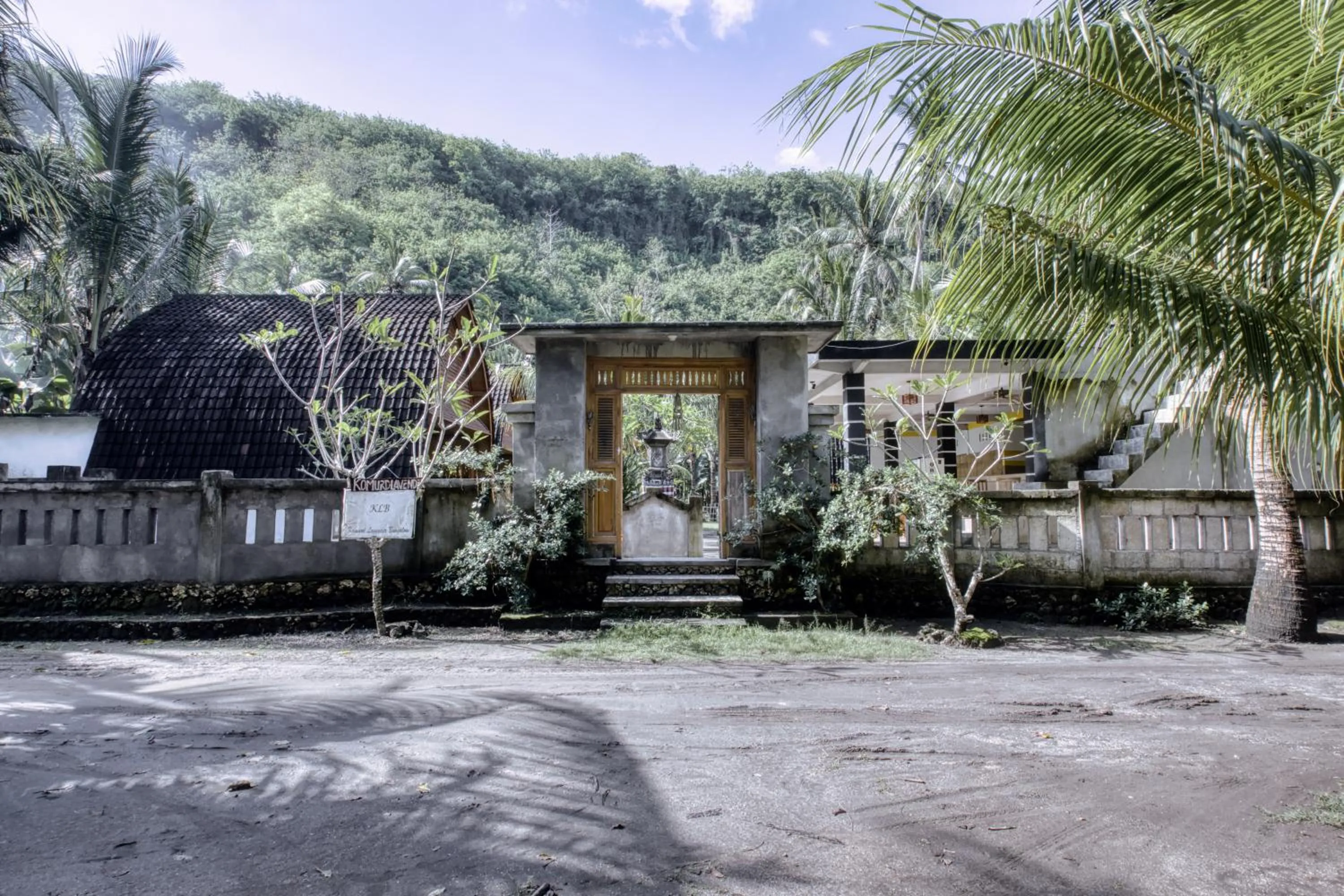 Facade/entrance in Komurd Lavender Bungalow