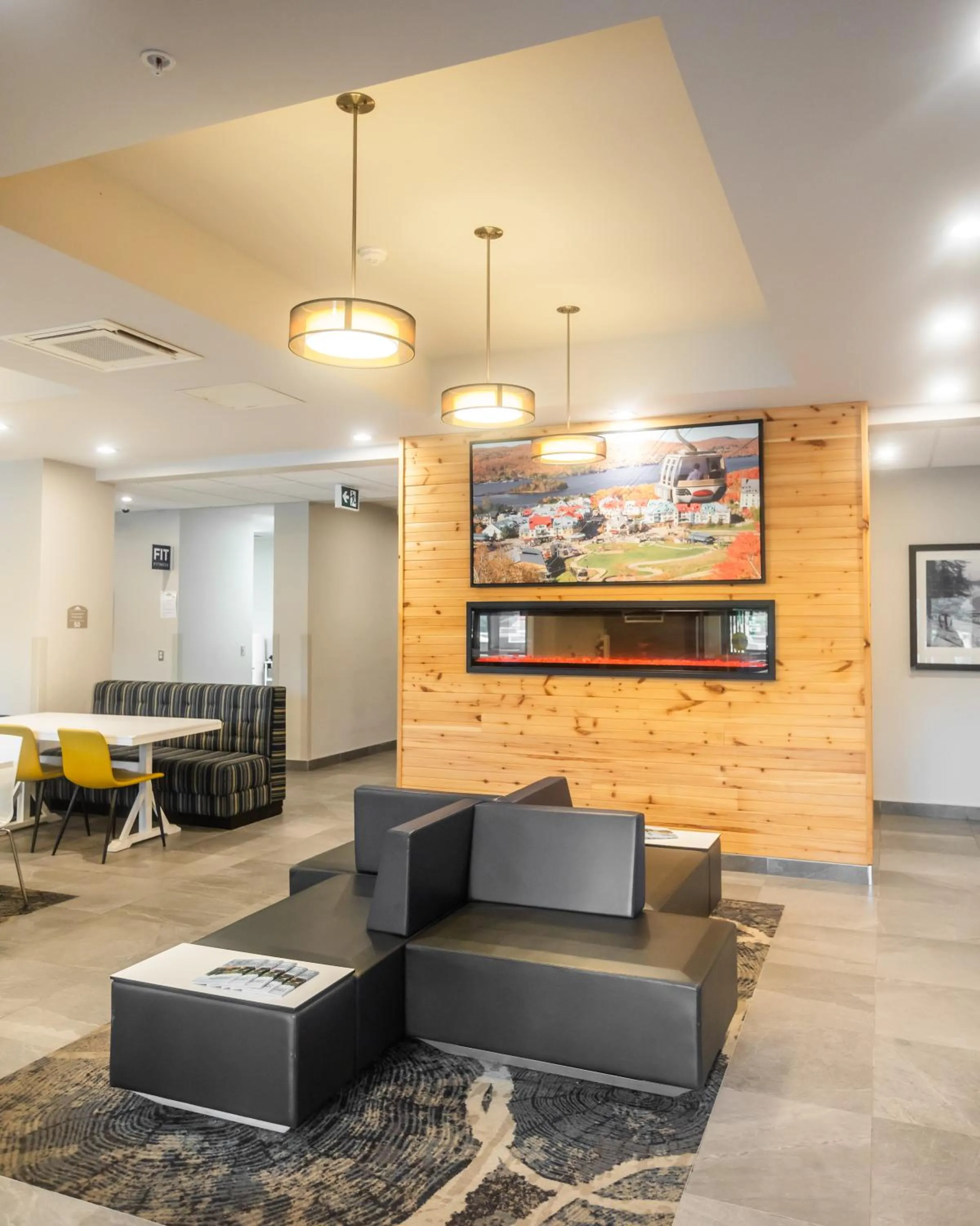 Lobby or reception in Microtel Inn & Suites by Wyndham Mont Tremblant