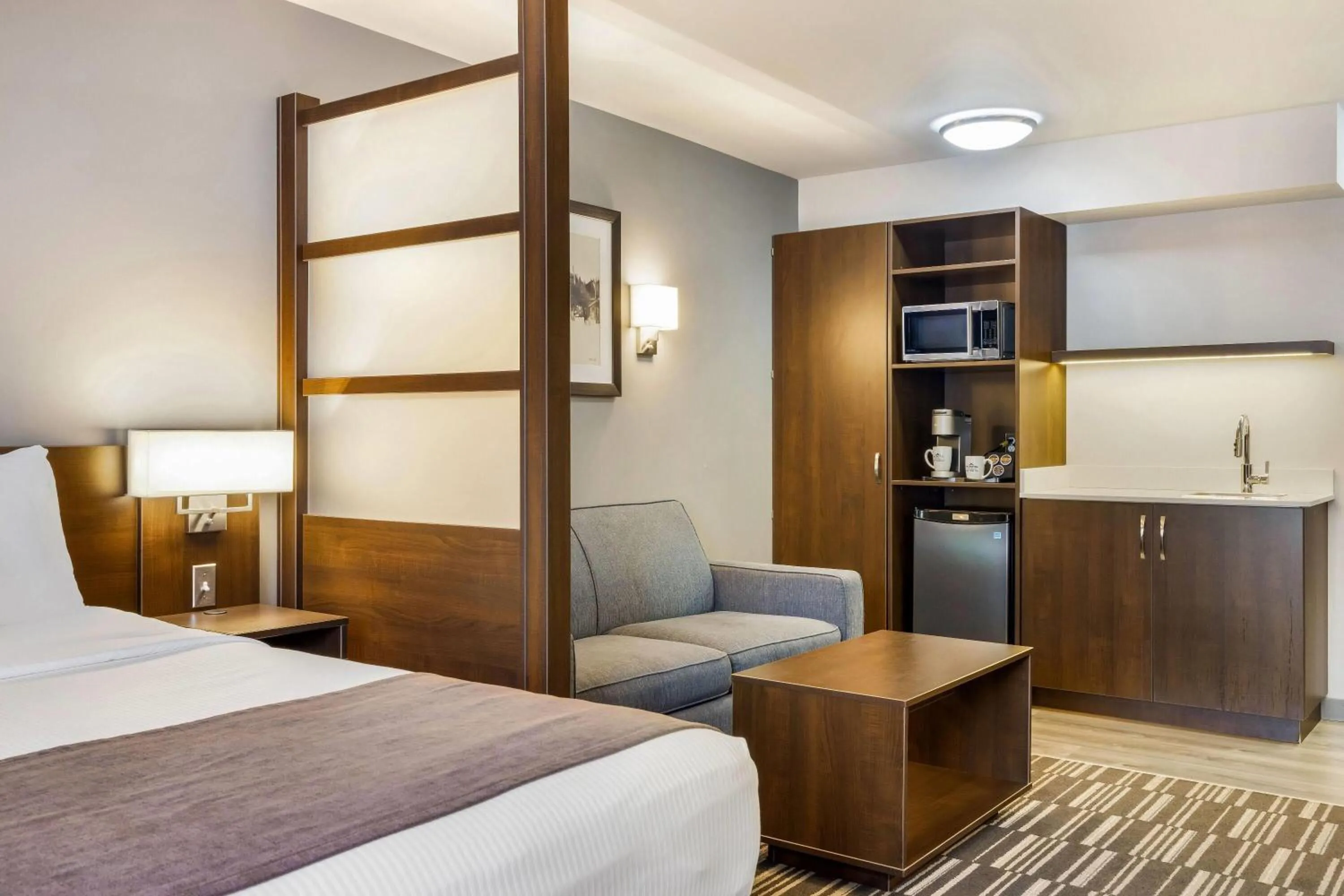 Bed in Microtel Inn & Suites by Wyndham Mont Tremblant