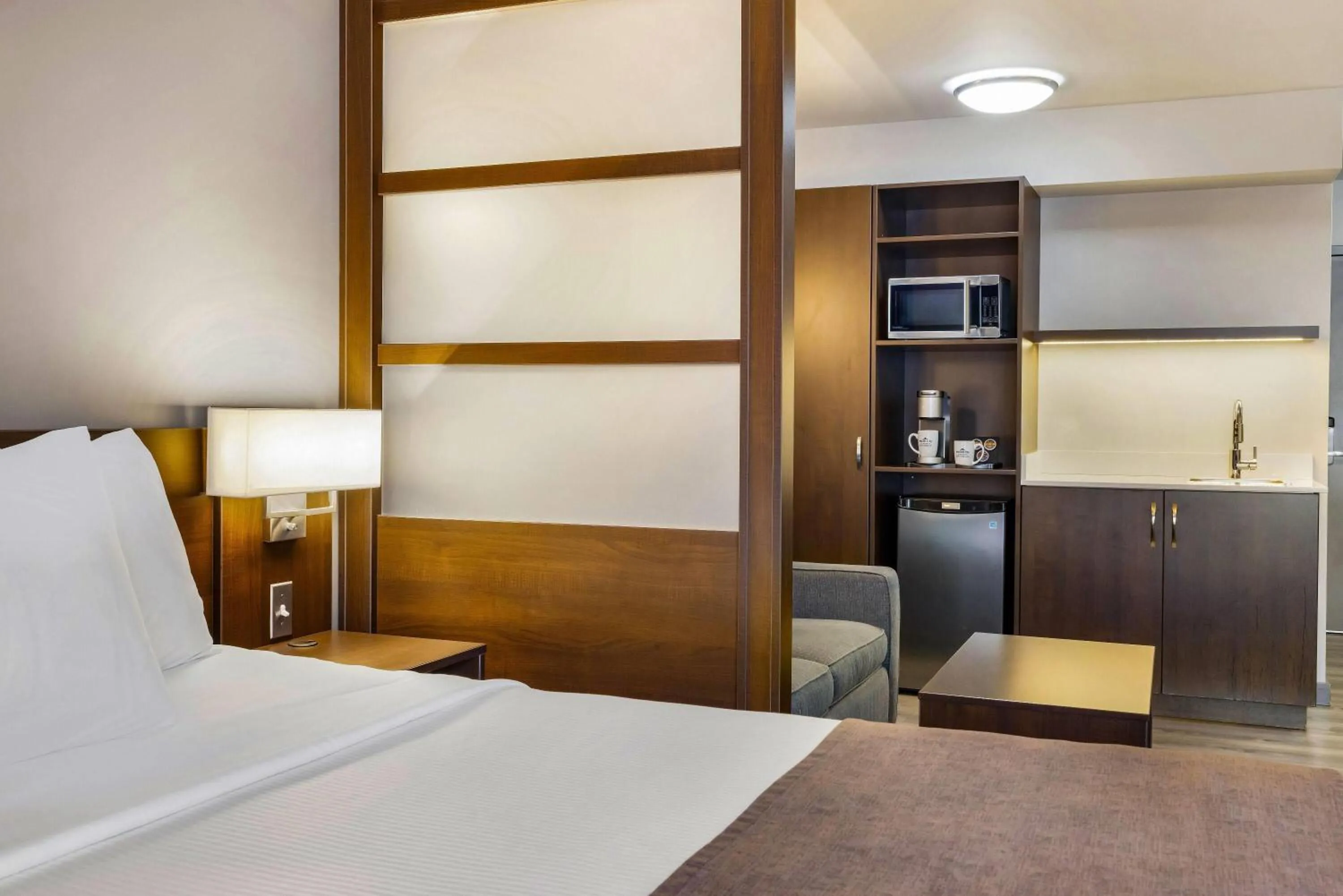 Bed in Microtel Inn & Suites by Wyndham Mont Tremblant