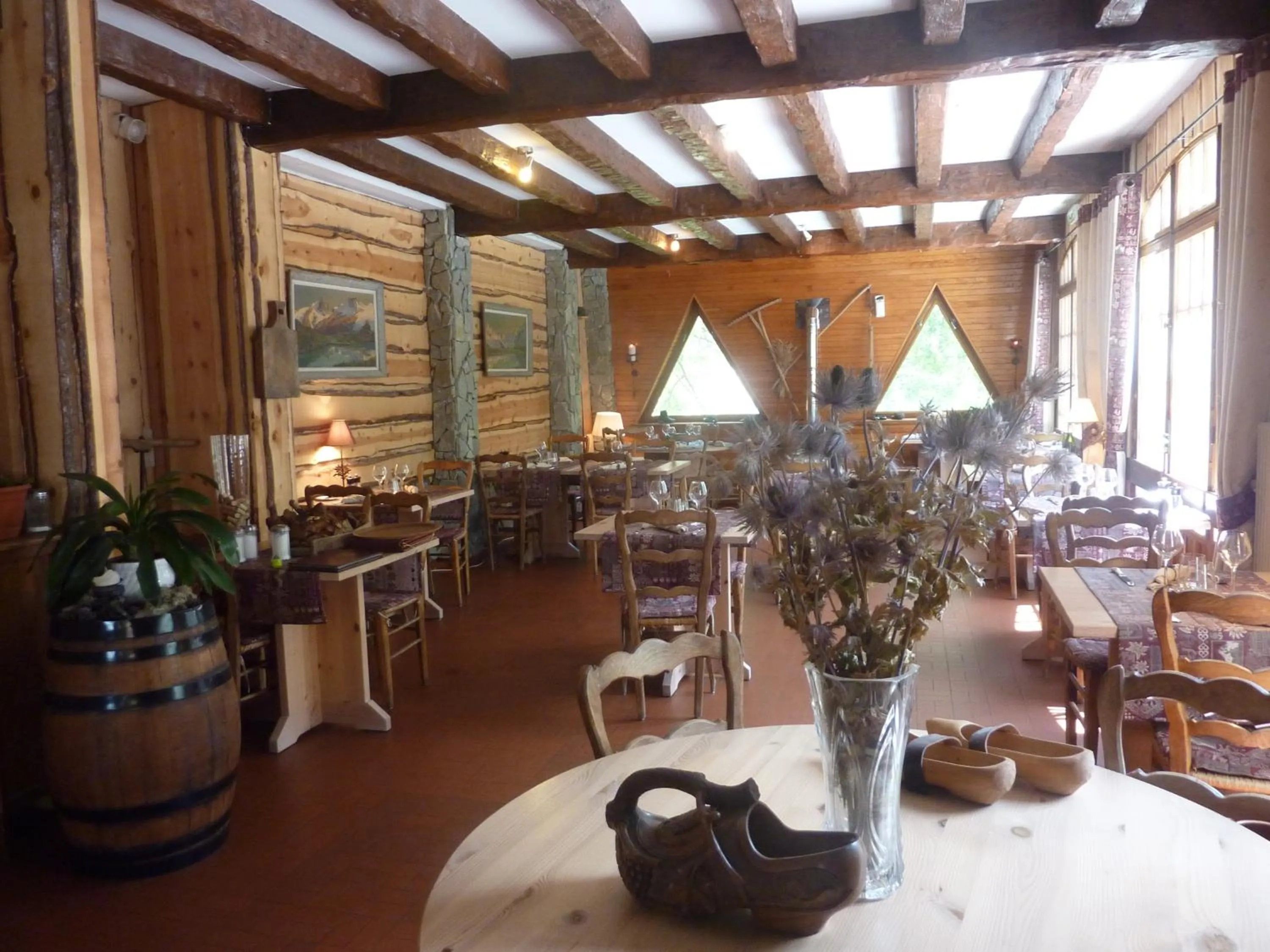 Restaurant/places to eat in Les Agneaux