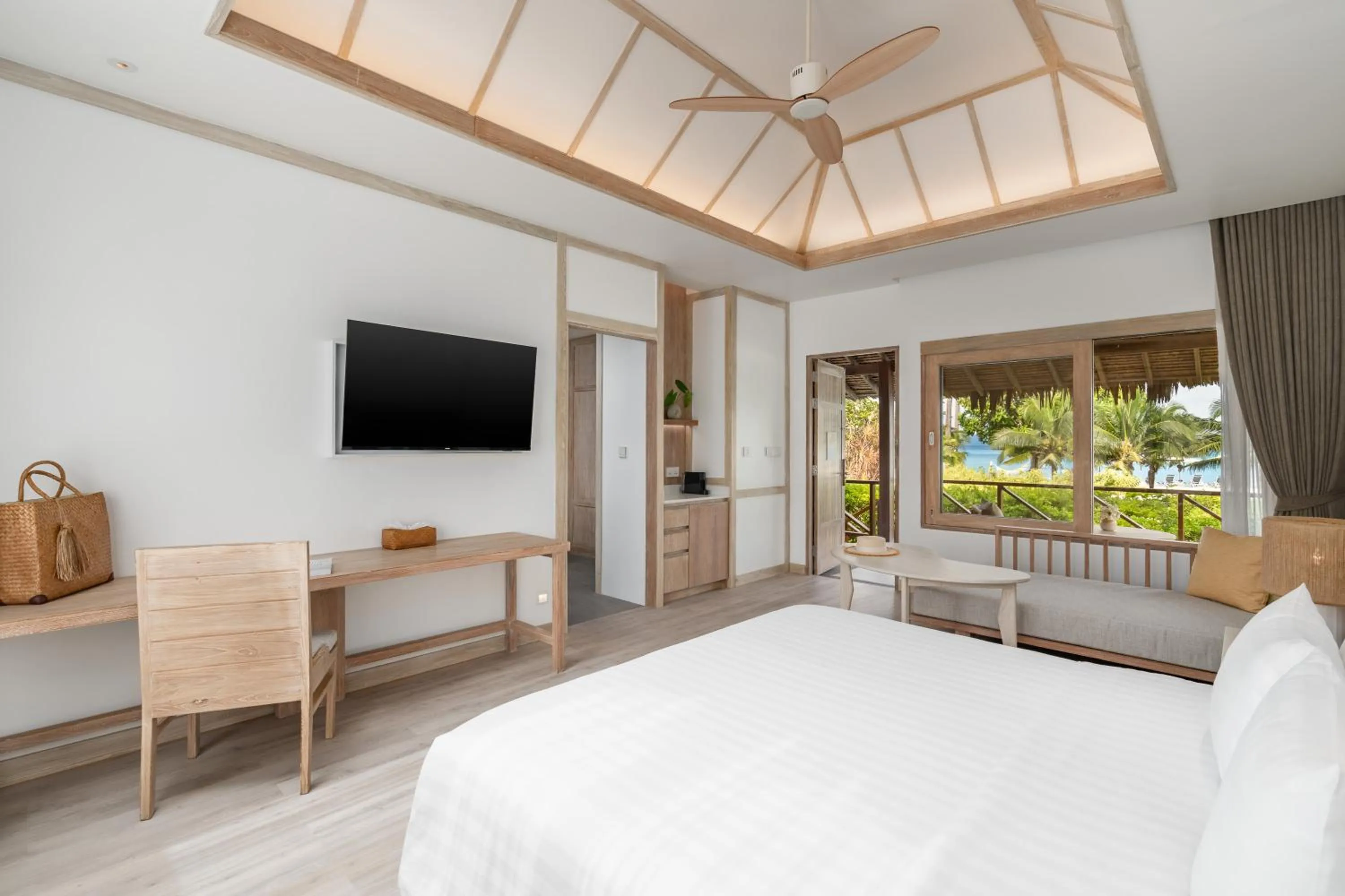 Bathroom, Bed in SAii Phi Phi Island Village