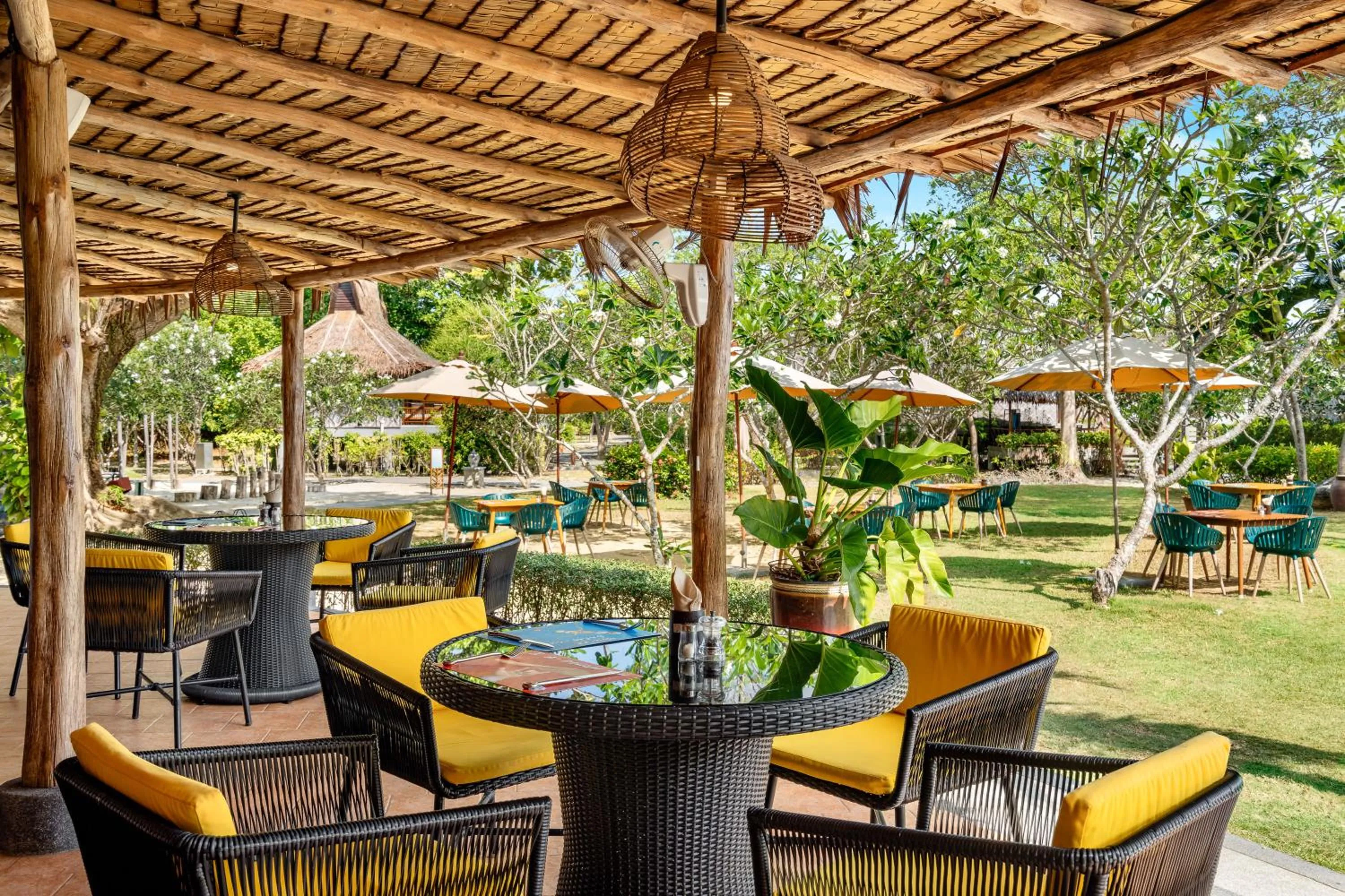 Restaurant/places to eat in SAii Phi Phi Island Village