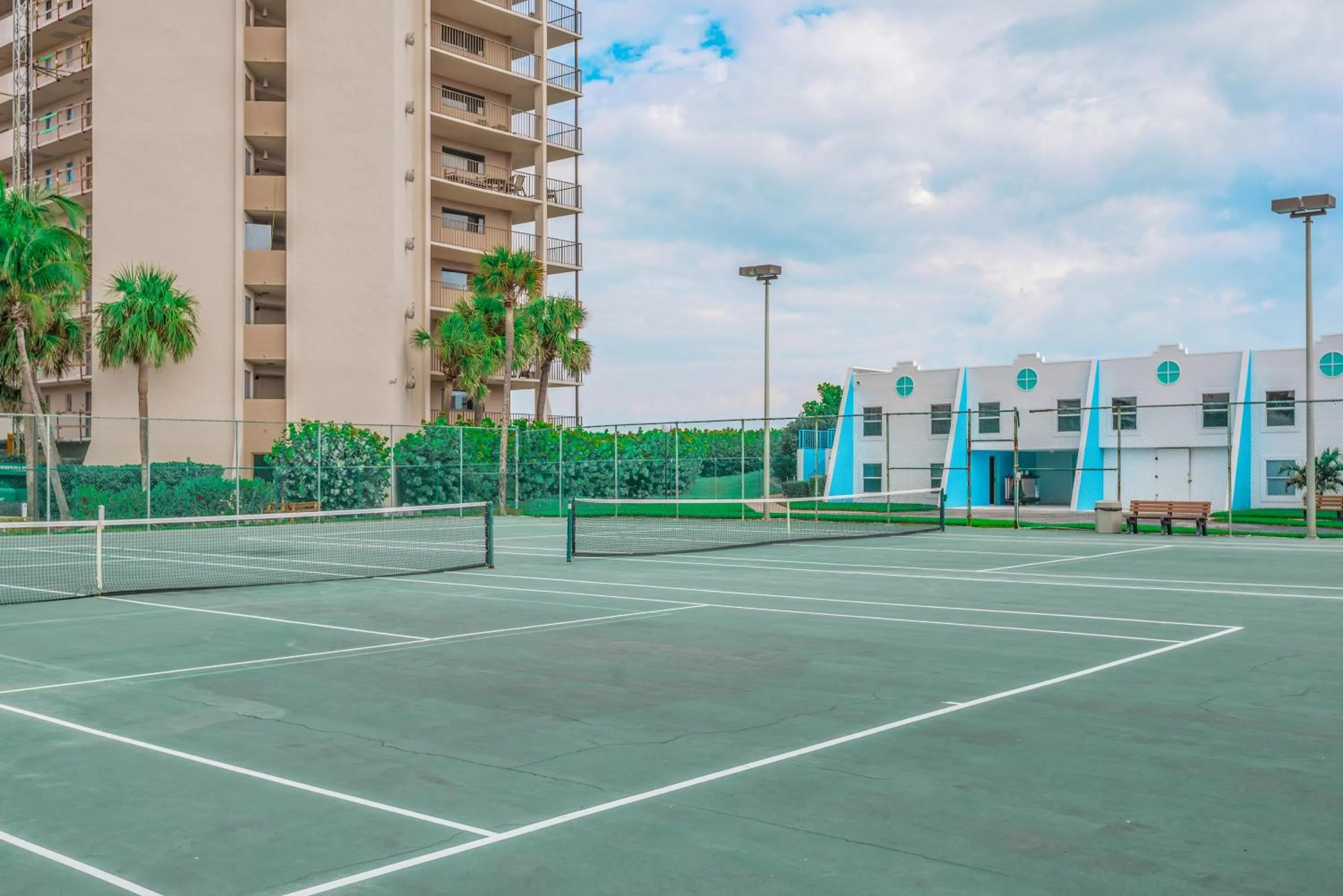 Tennis court in Turtle Reef Club