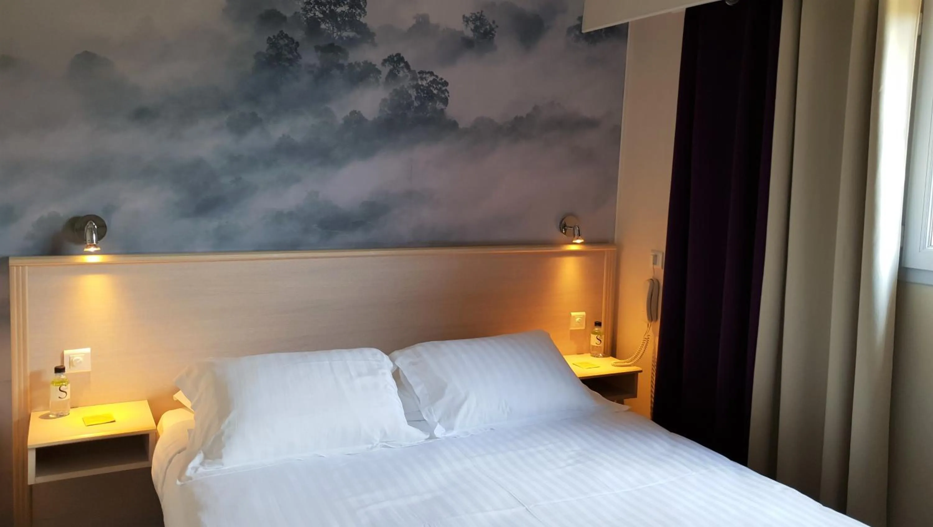 Bedroom, Bed in Private Hôtel - Adults Only