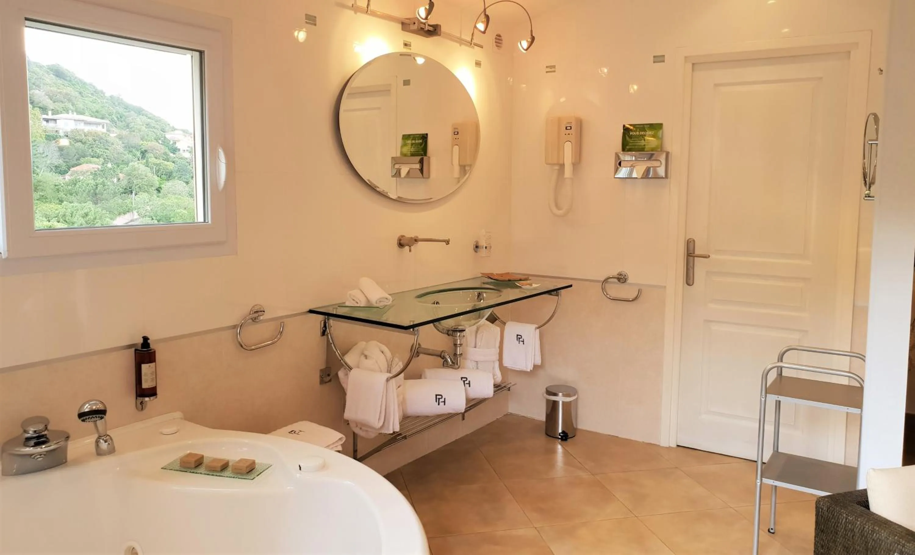 Bathroom in Private Hôtel - Adults Only