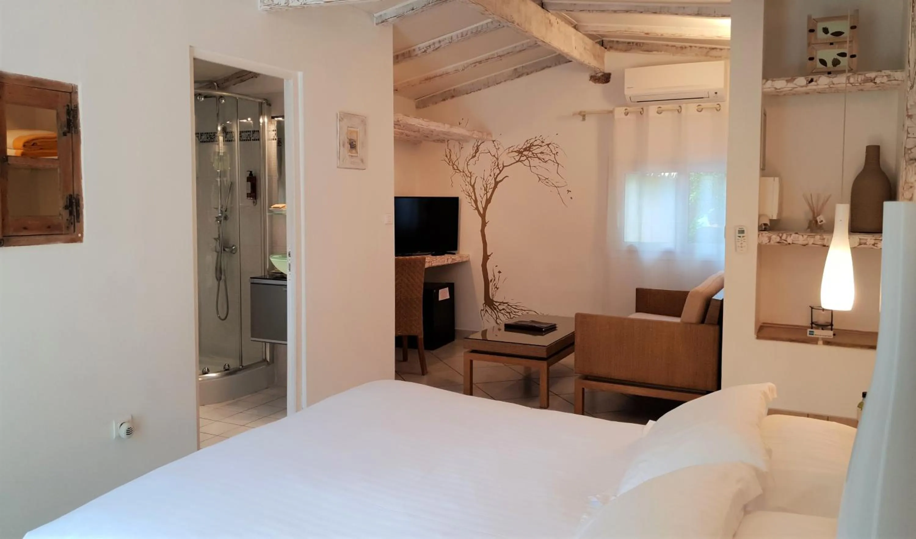 Bedroom, Bed in Private Hôtel - Adults Only