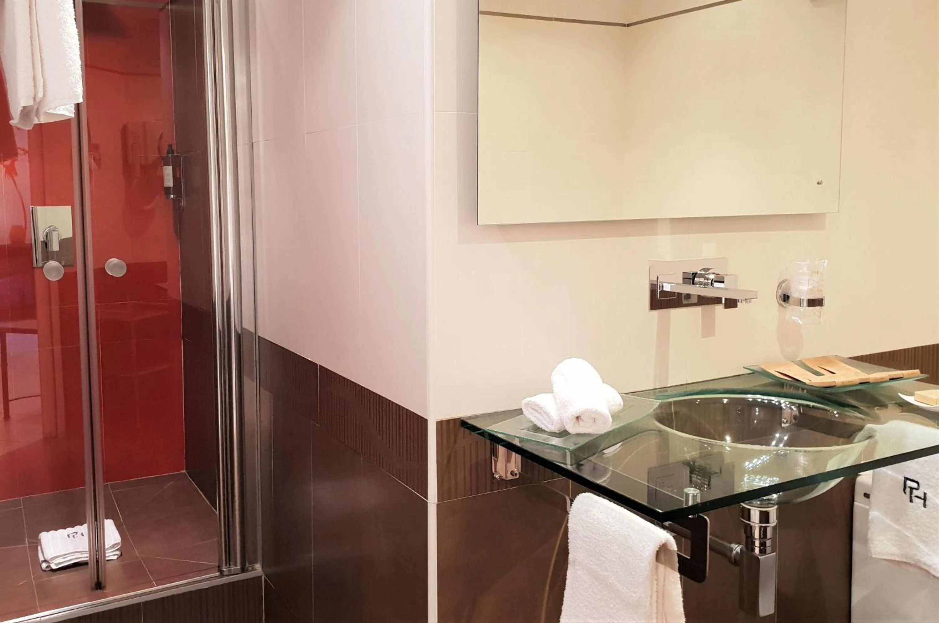 Bathroom in Private Hôtel - Adults Only