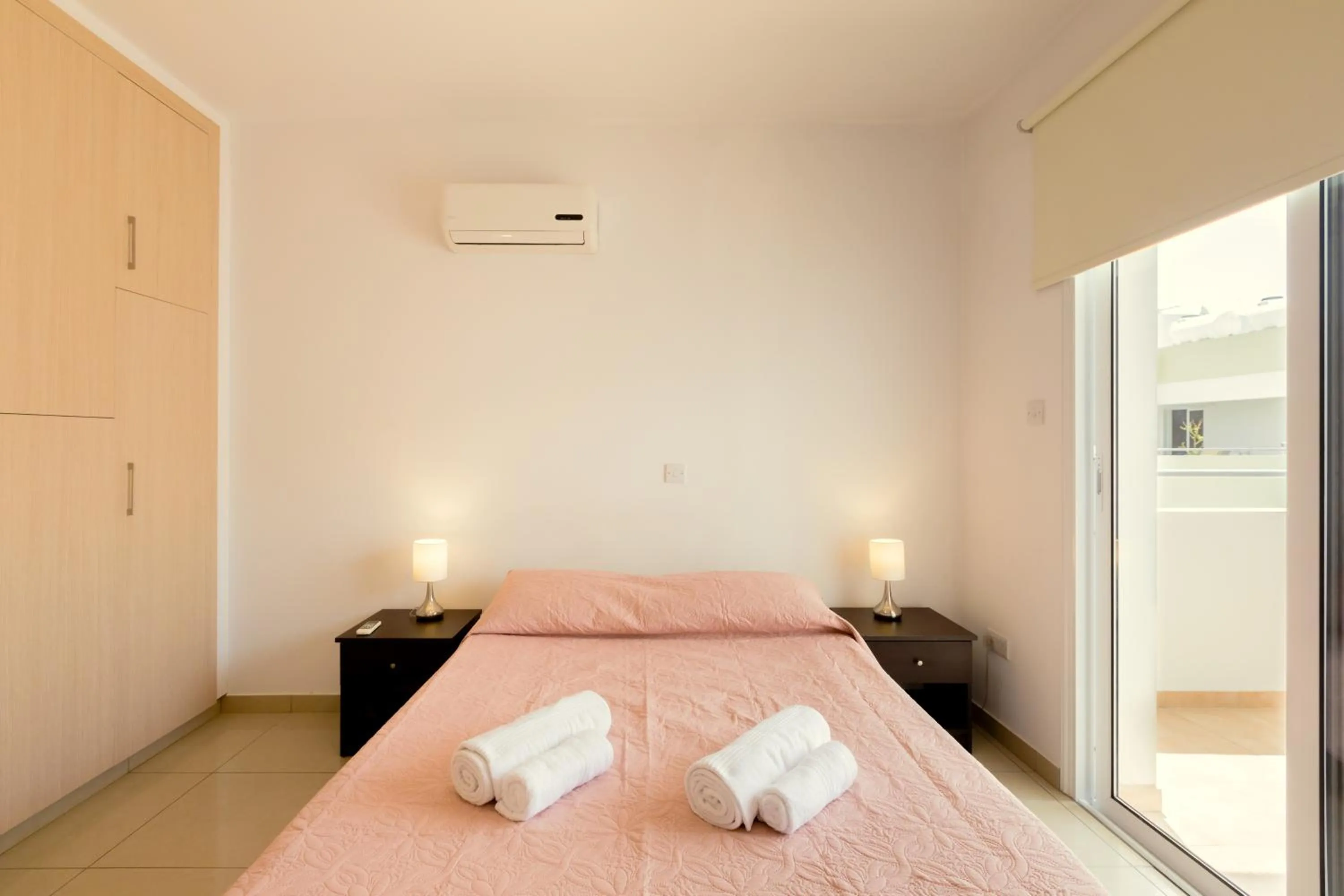 Bed in Oceania Bay Village