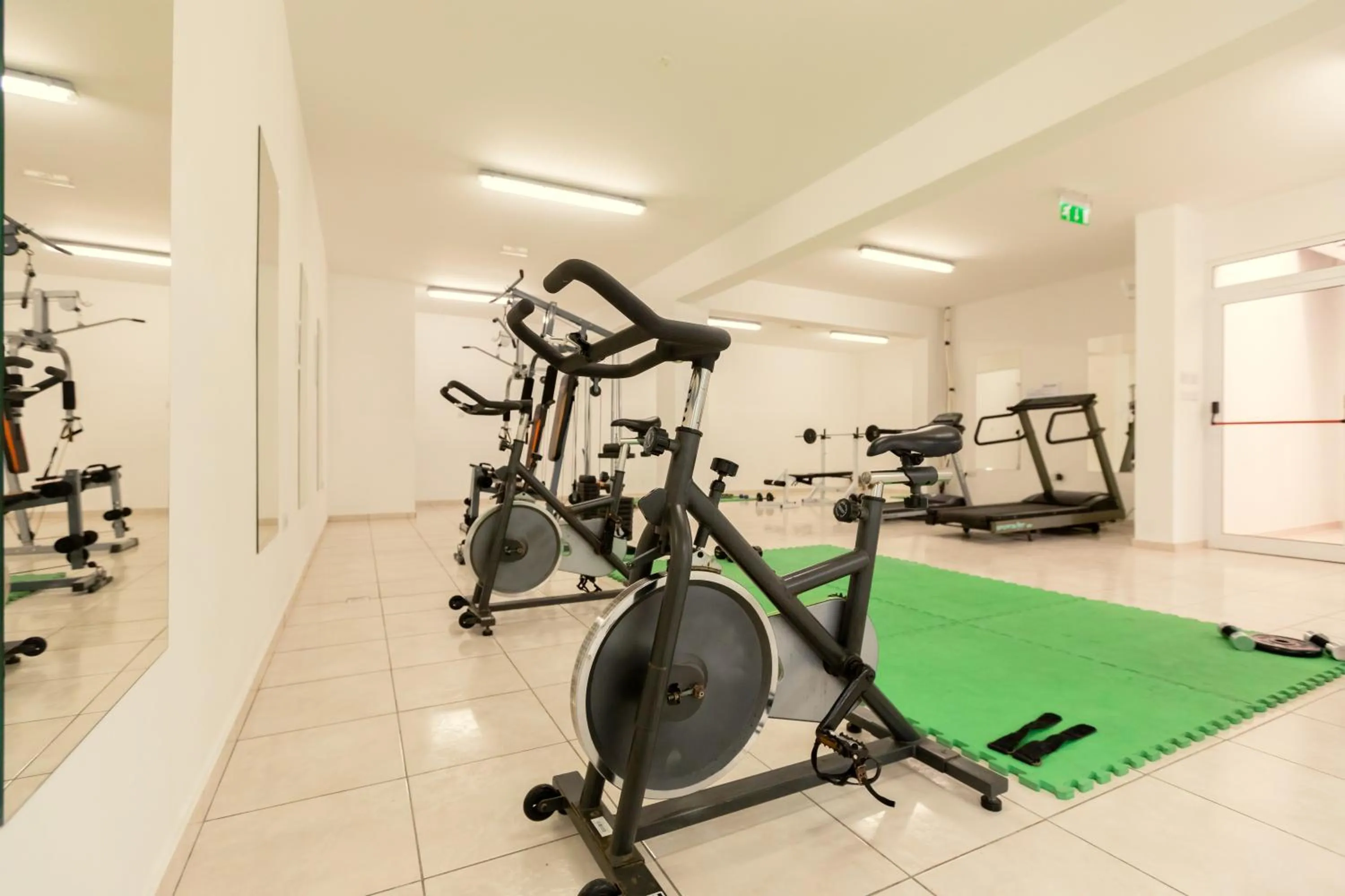 Fitness centre/facilities in Oceania Bay Village