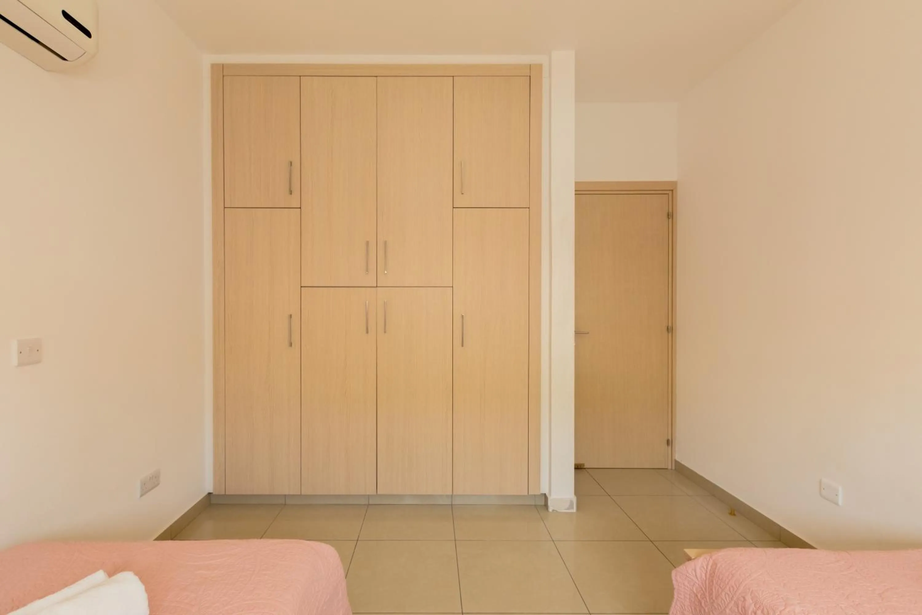 Bedroom, Bed in Oceania Bay Village