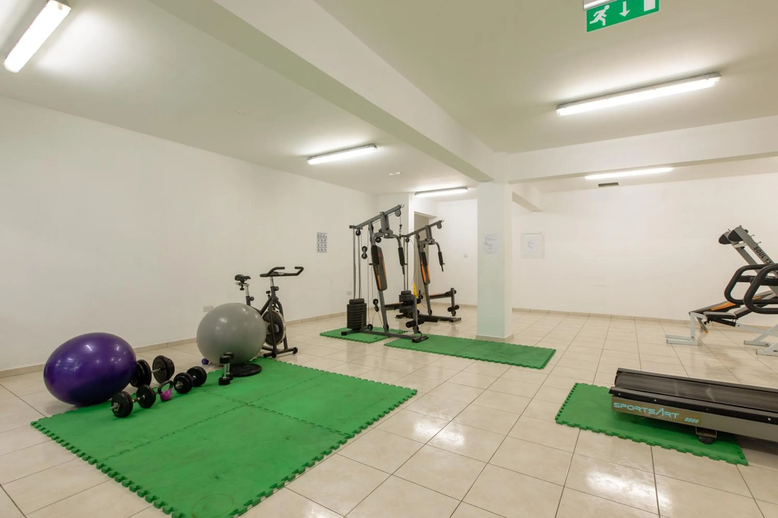 Fitness centre/facilities in Oceania Bay Village