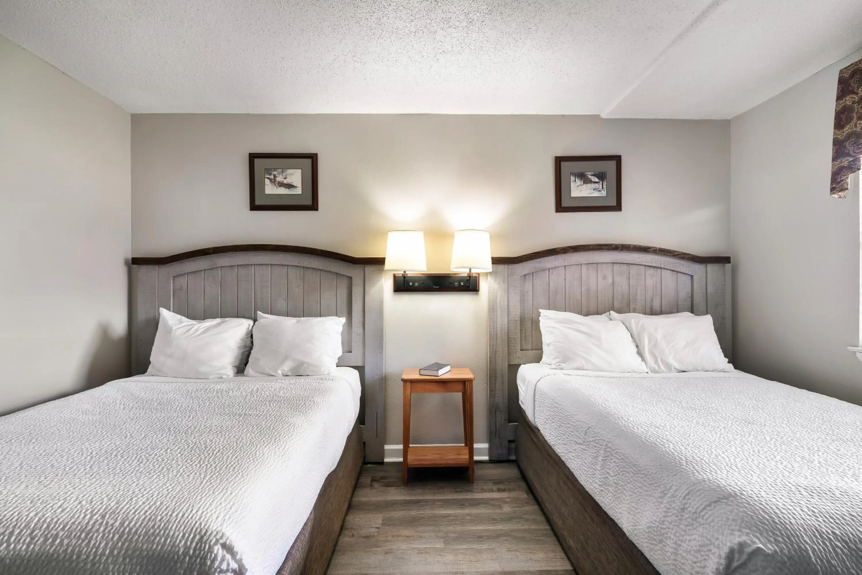 Bed in Gatlinburg Town Square