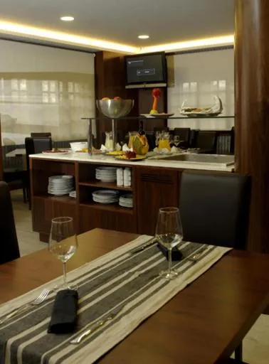Restaurant/places to eat in Hotel Corona de Galicia
