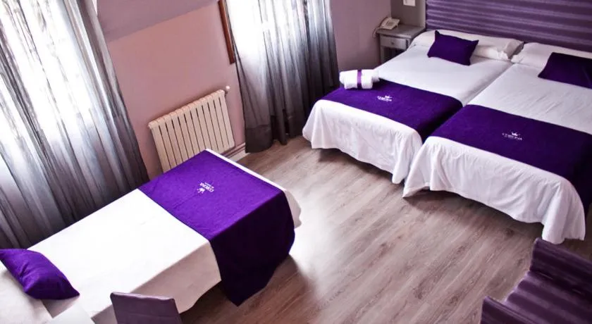 Photo of the whole room in Hotel Corona de Galicia