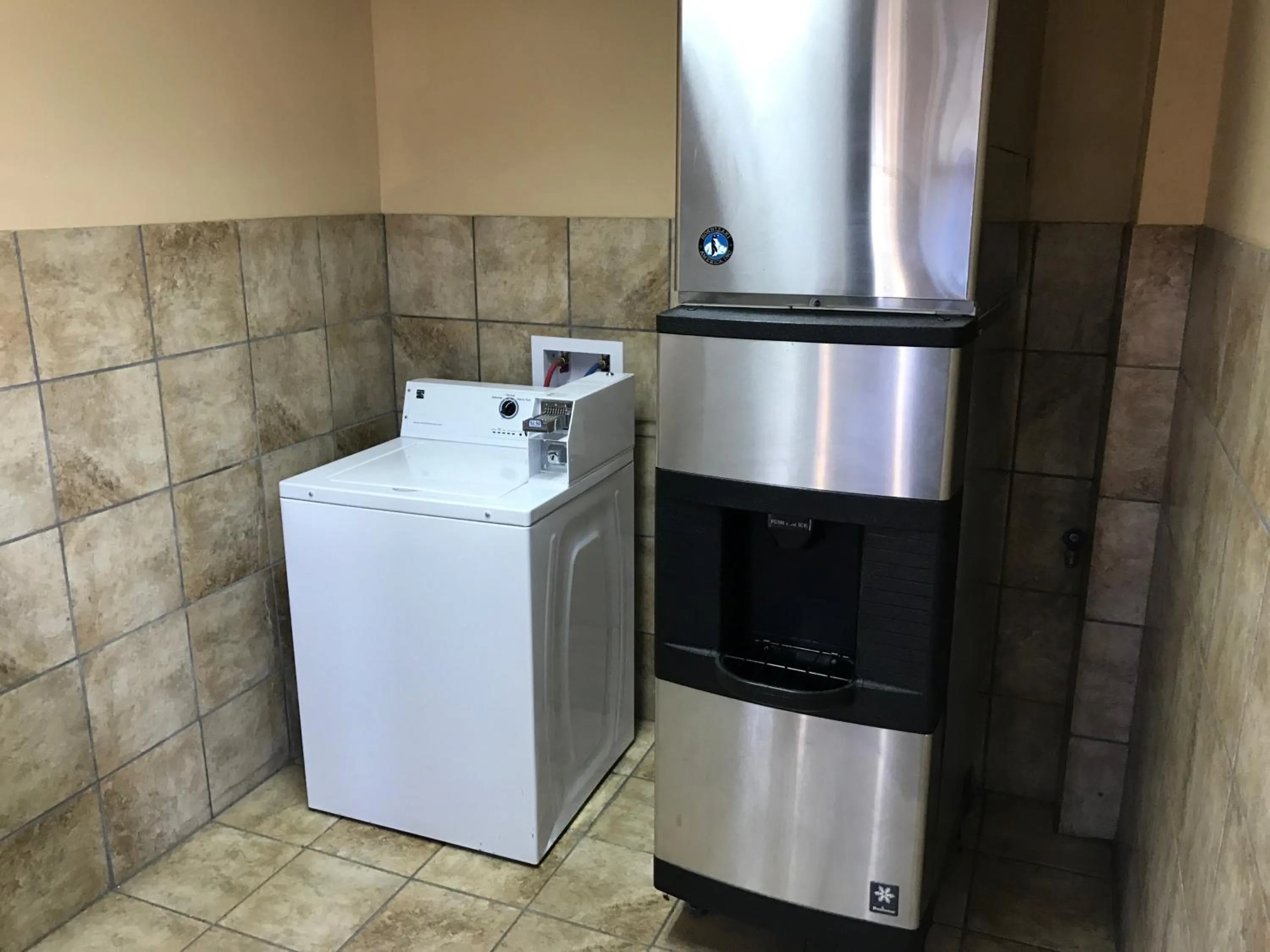 Area and facilities in Legacy Inn - Gallatin