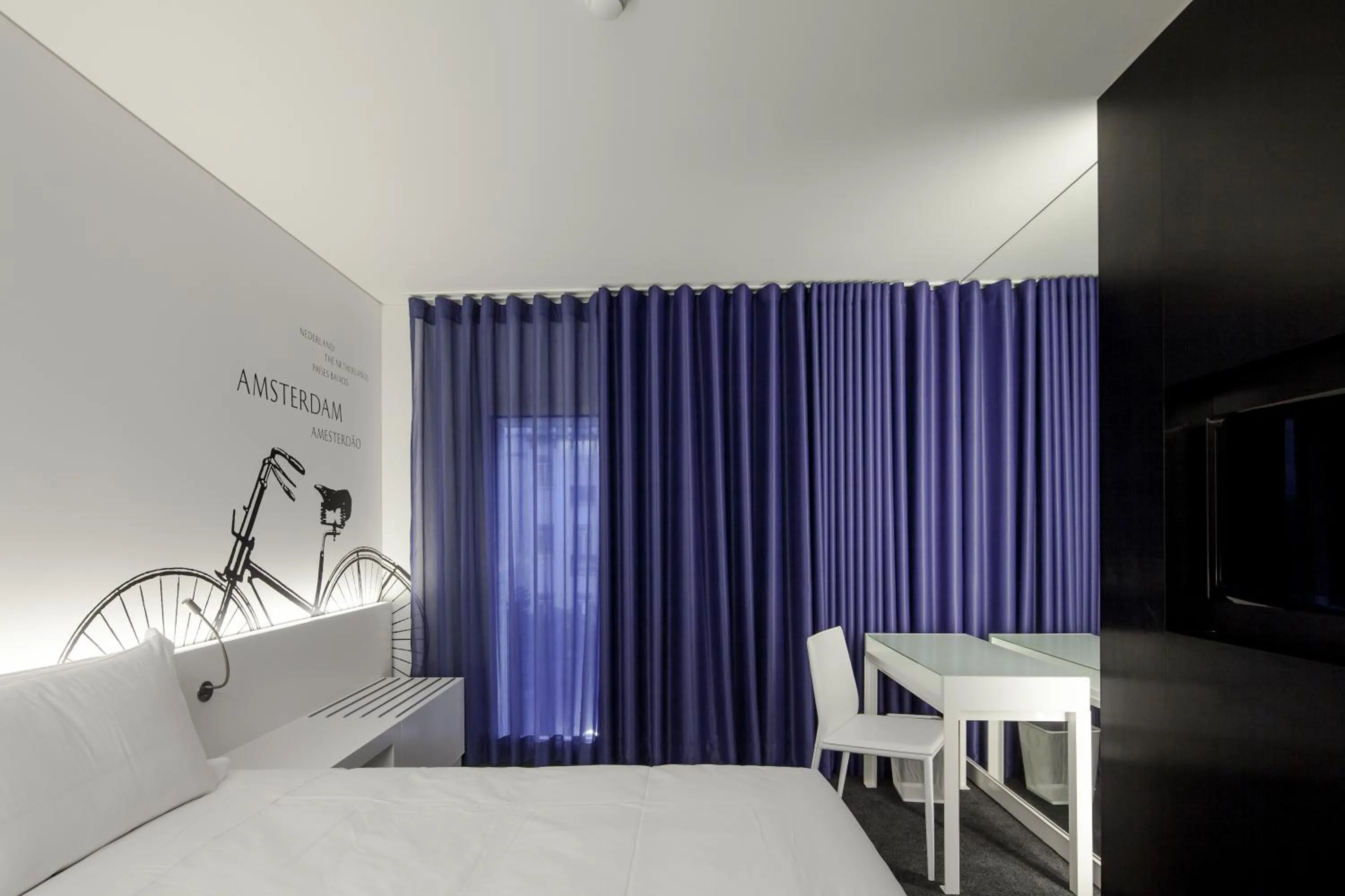 Property building, Bed in Hotel 3K Europa