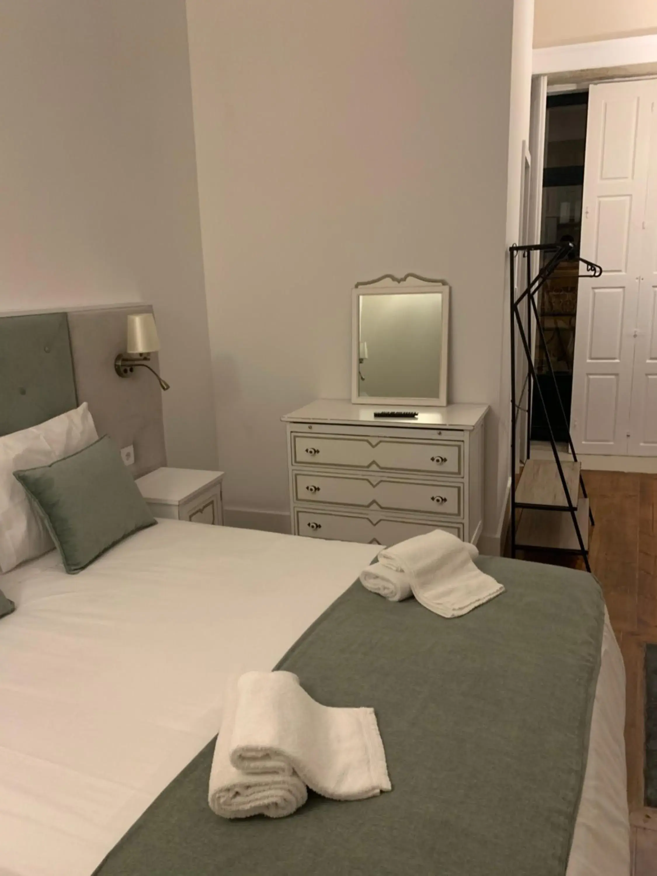 Double Room in A Portuguesa Guest House Double Room in A Portuguesa Guest House