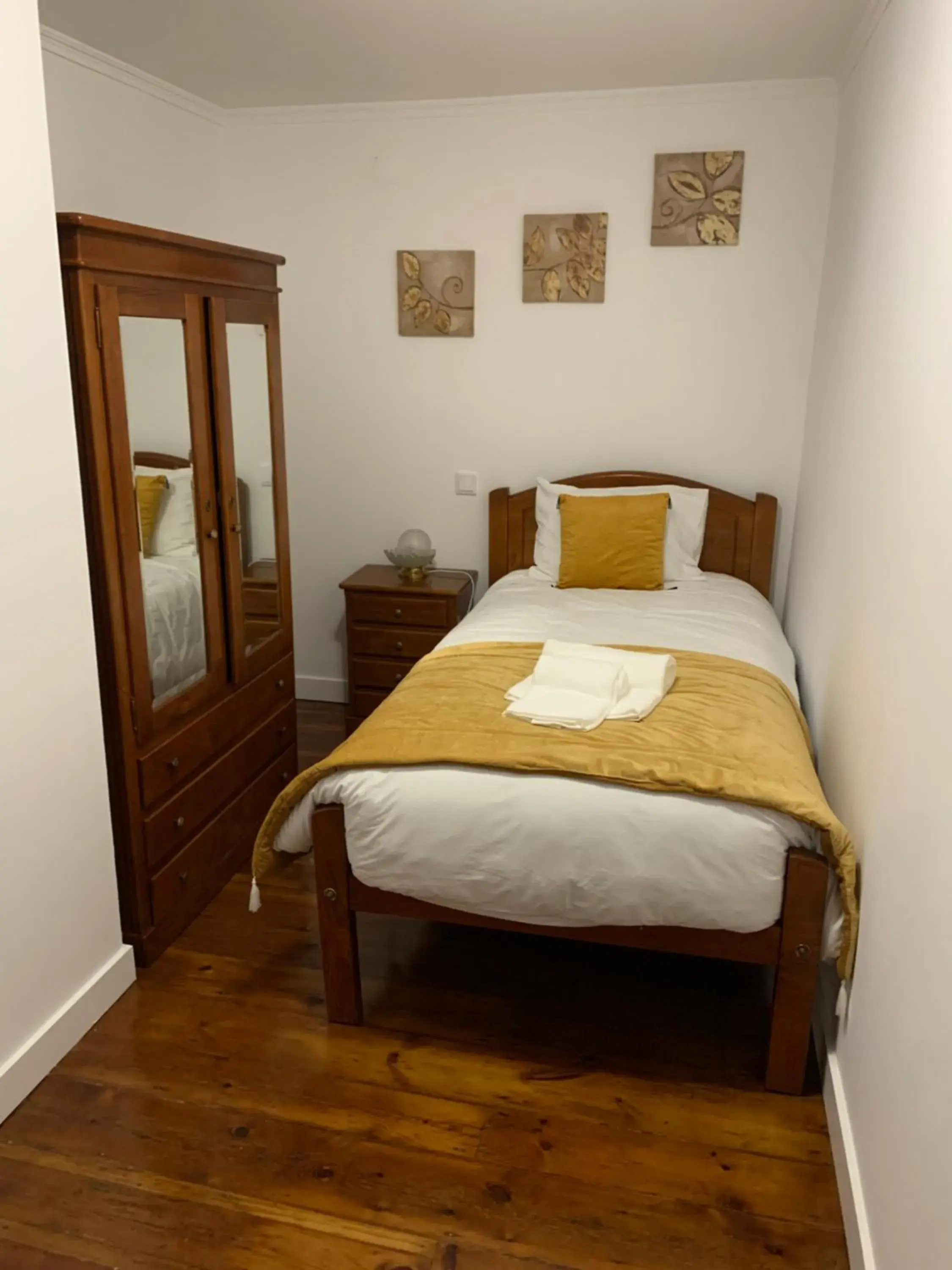 Single Room with Shared Bathroom - single occupancy in A Portuguesa Guest House Single Room with Shared Bathroom - single occupancy in A Portuguesa Guest House