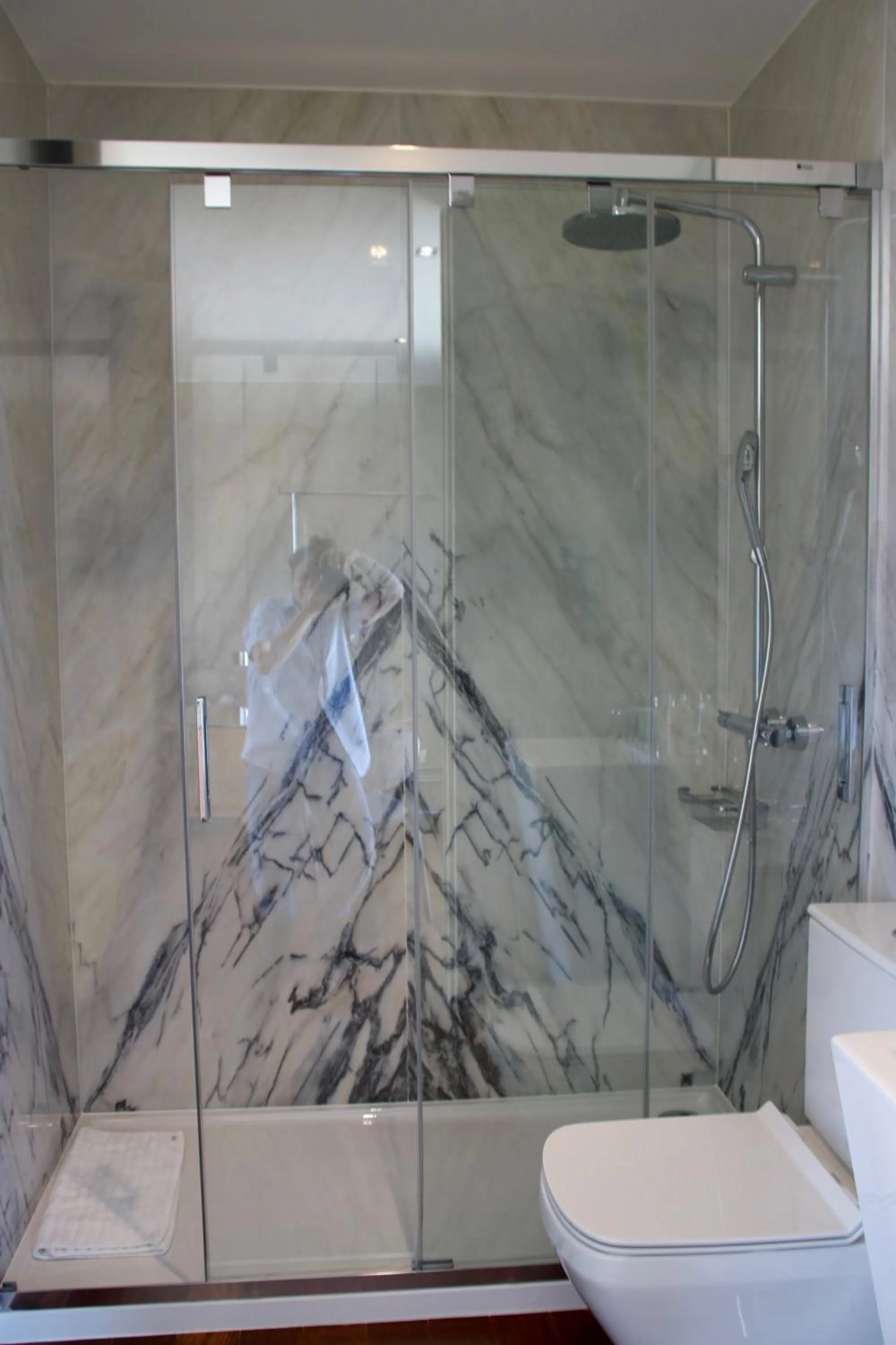 Shower in Quinta Tagus