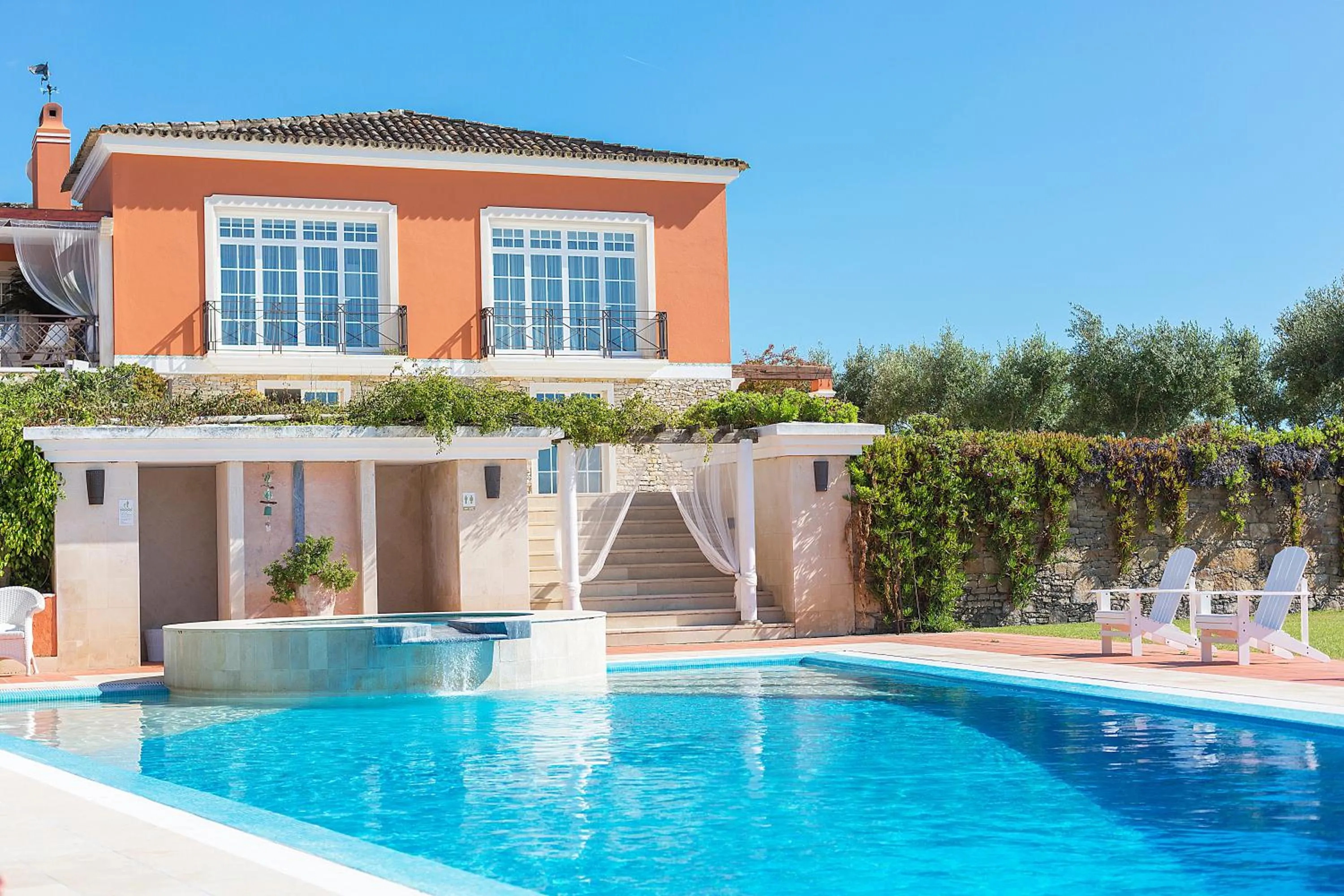 Property building in Quinta Tagus