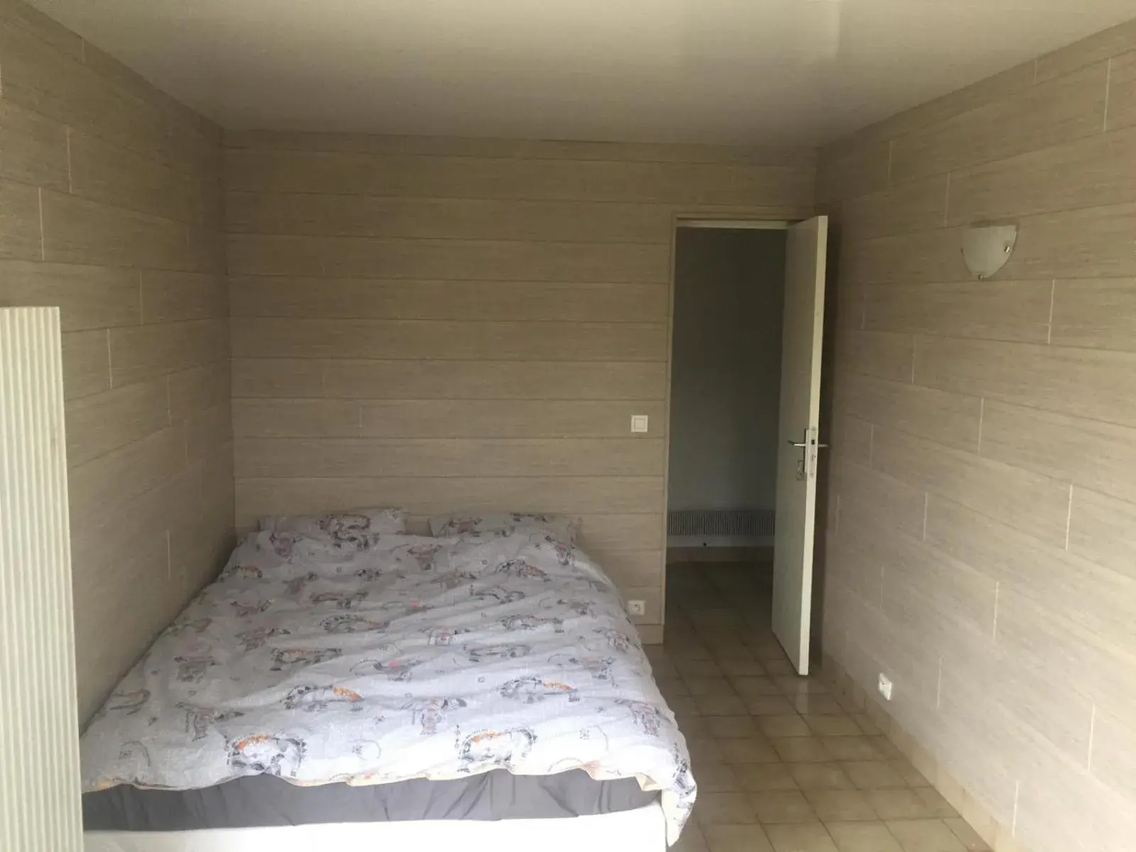 Family Room with Garden View in Maison face à la seine Family Room with Garden View in Maison face à la seine