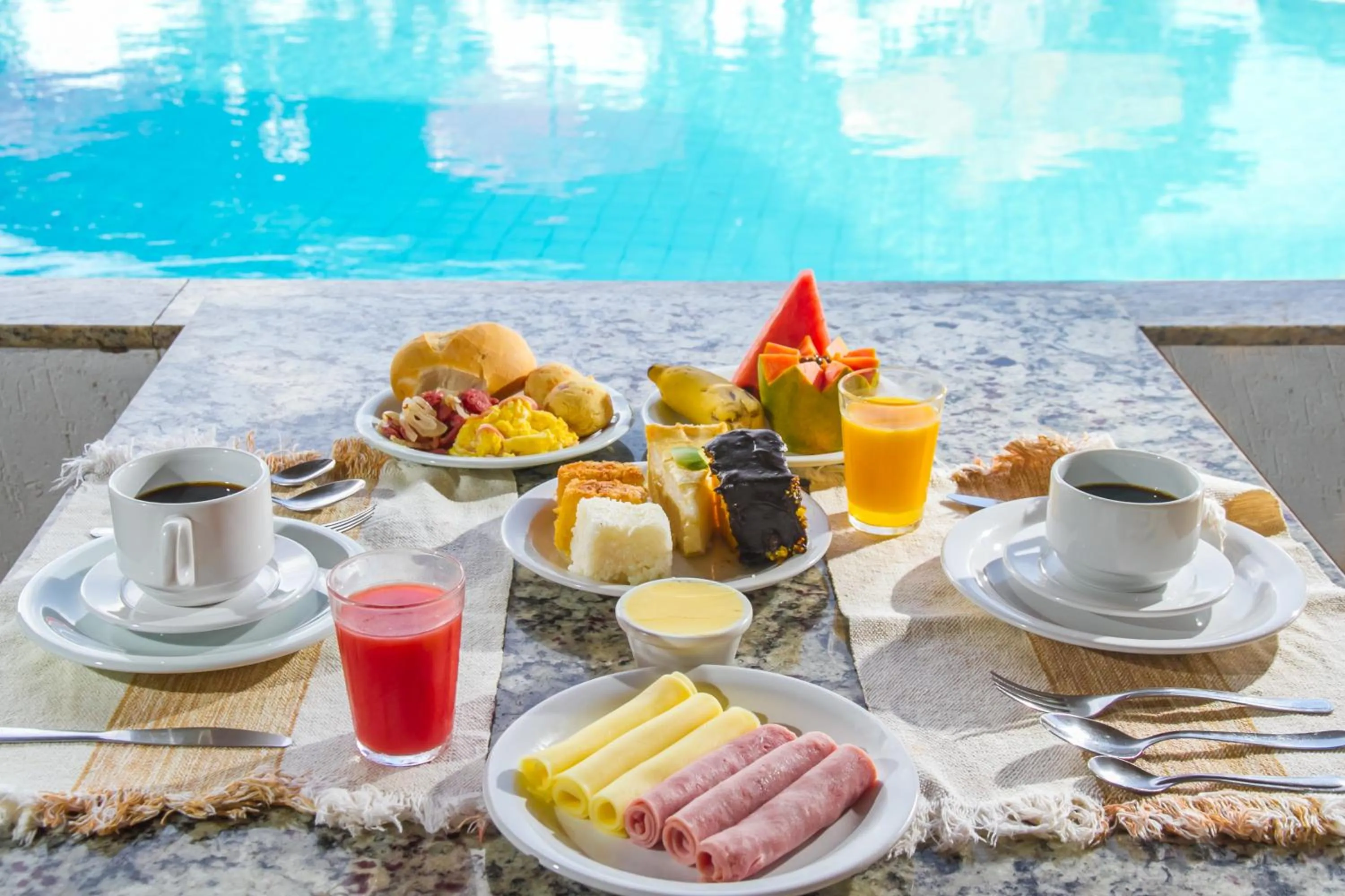 American breakfast in Garça Branca Praia Hotel